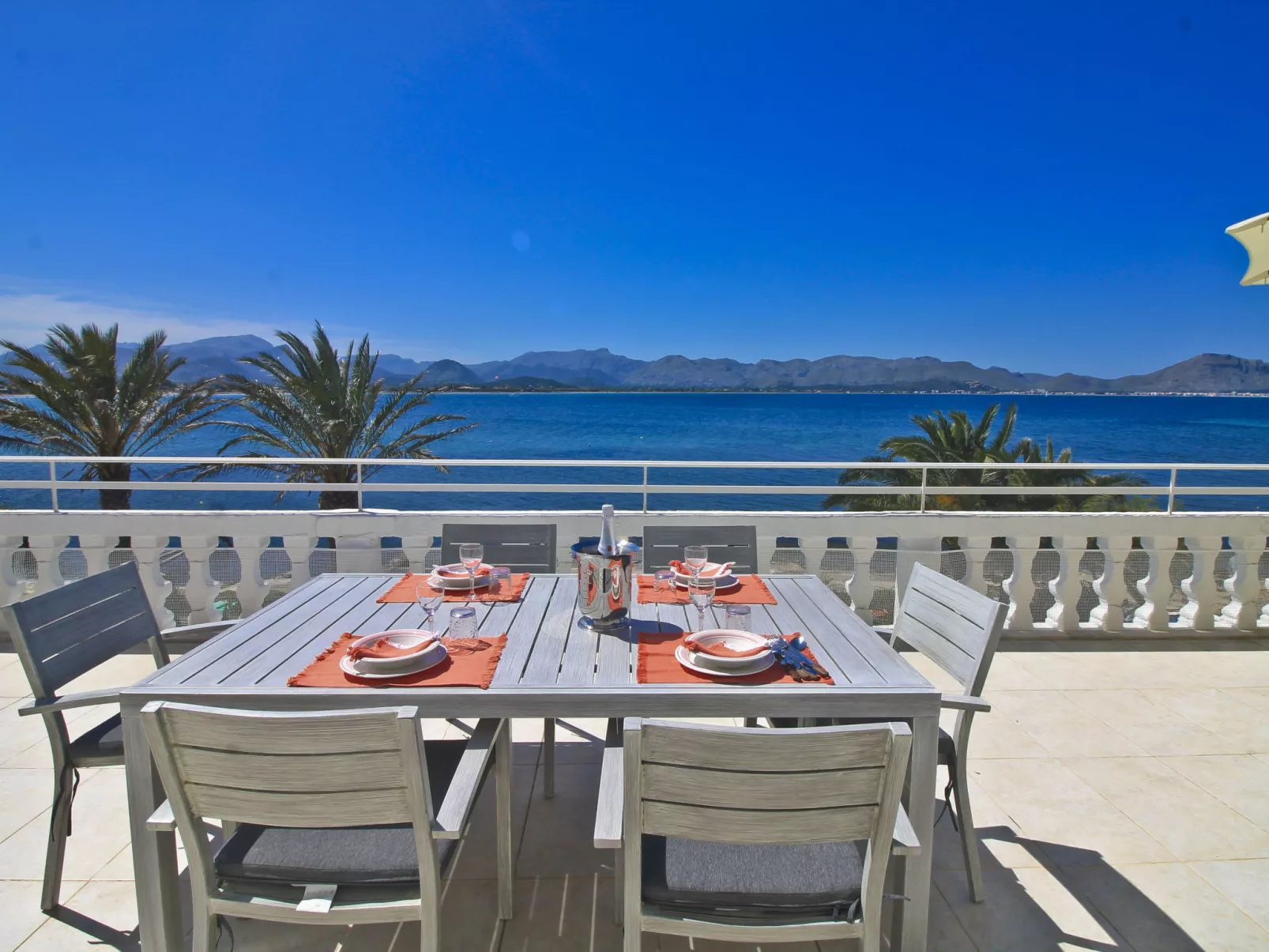 Voramar 2-Outside