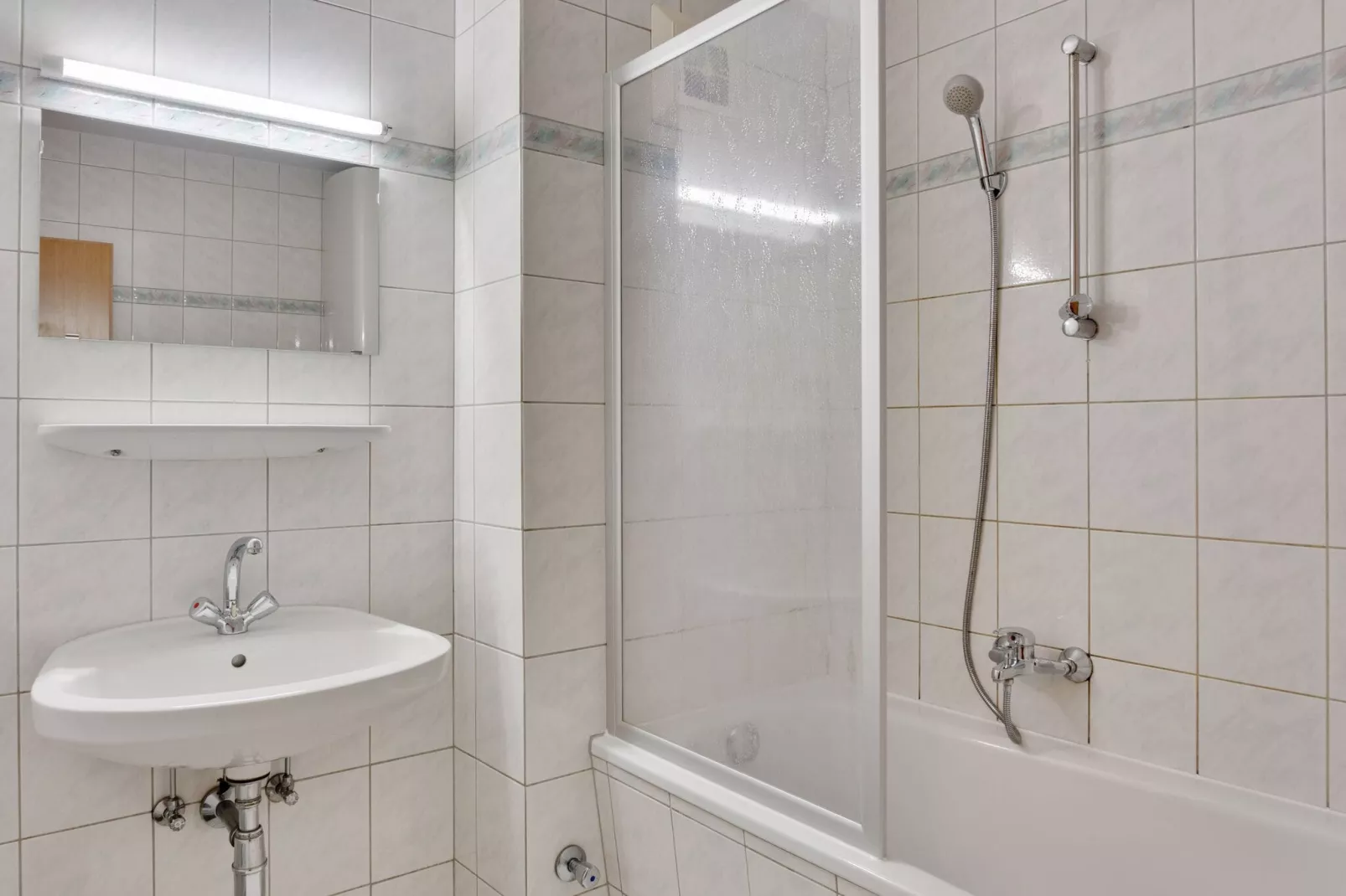 Kreuzgasse-Bathroom