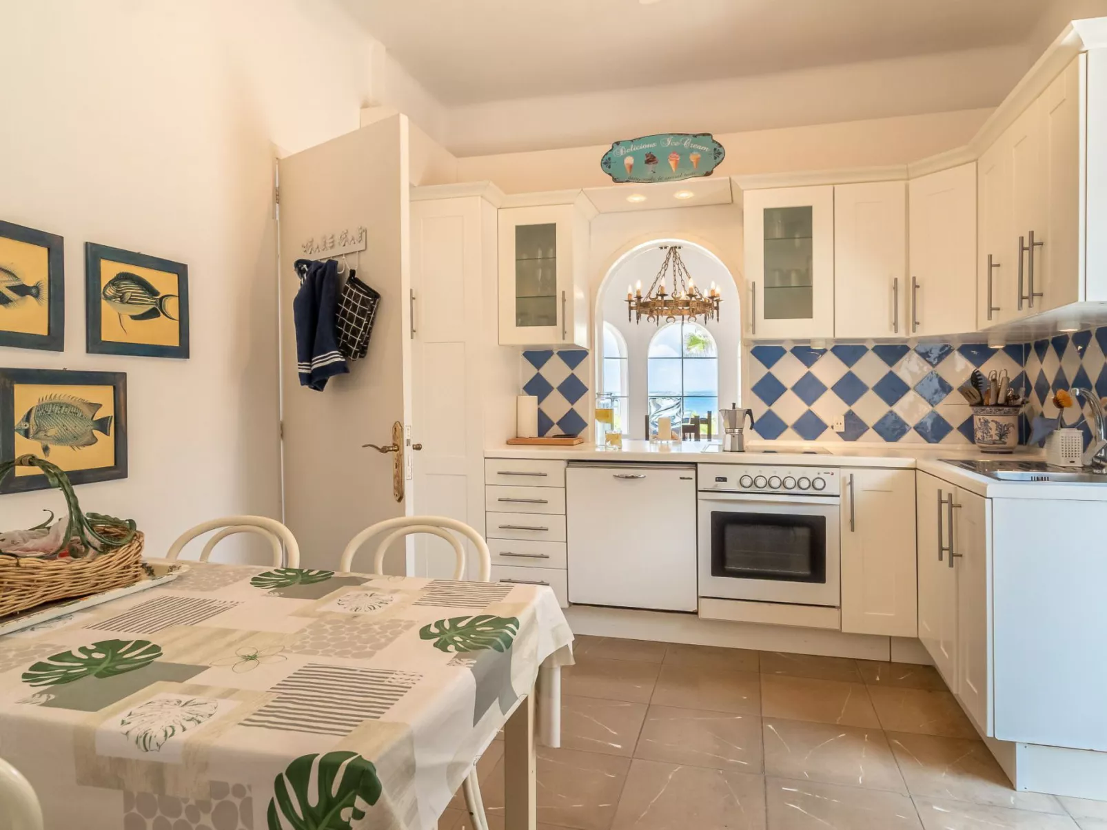Las Gaviotas Style & Charm-Inside