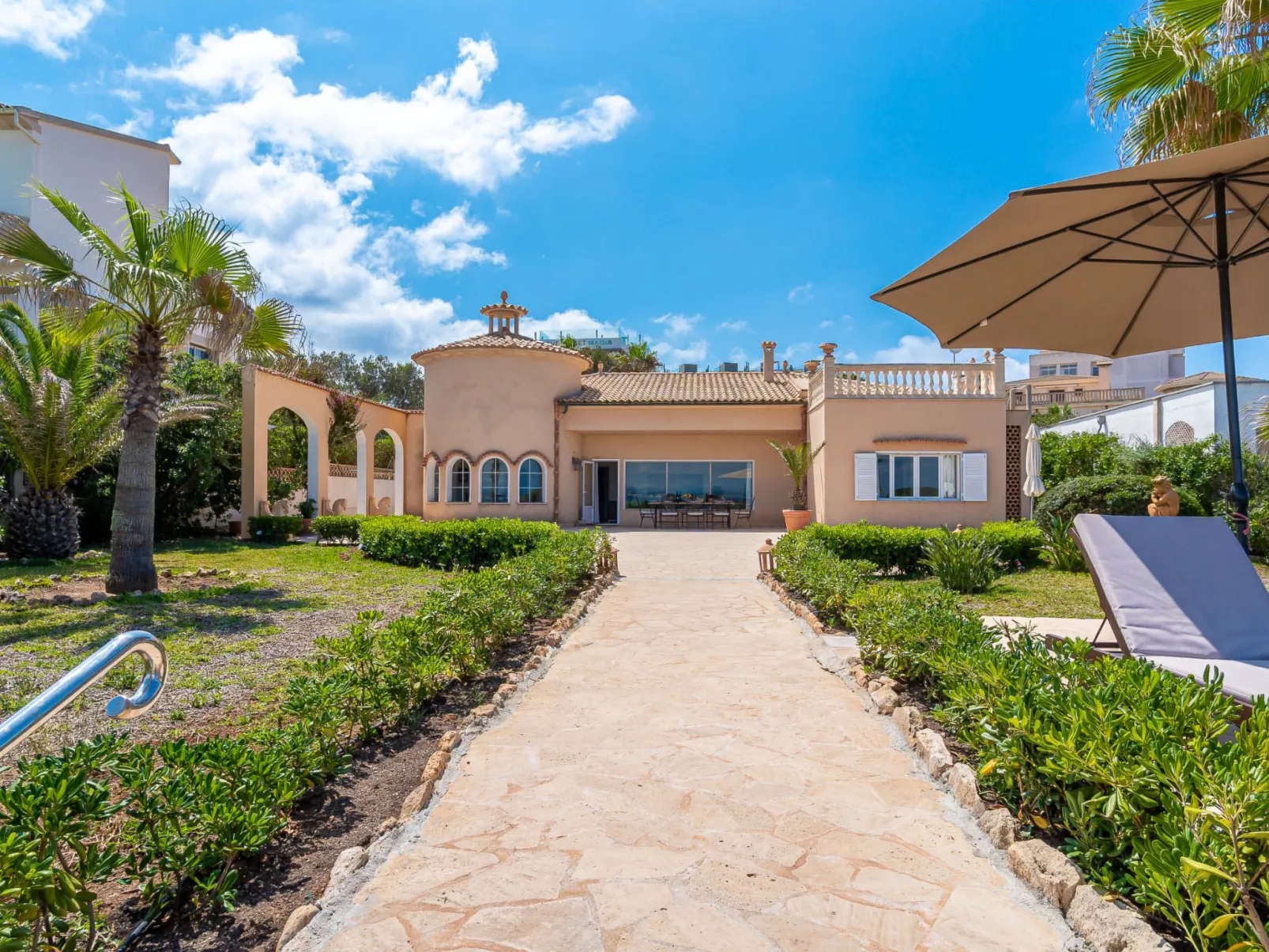 Las Gaviotas Style & Charm-Outside