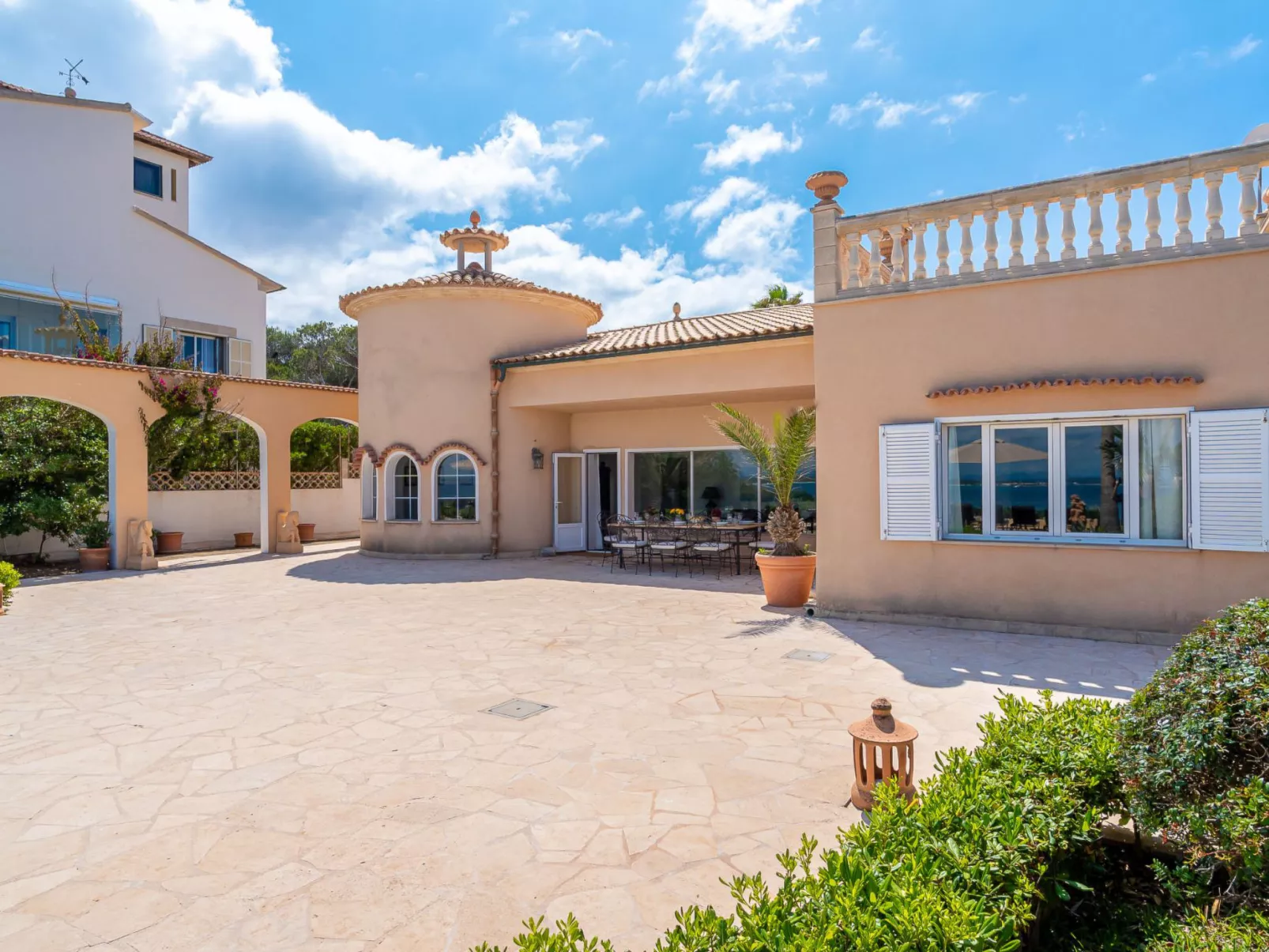 Las Gaviotas Style & Charm-Outside