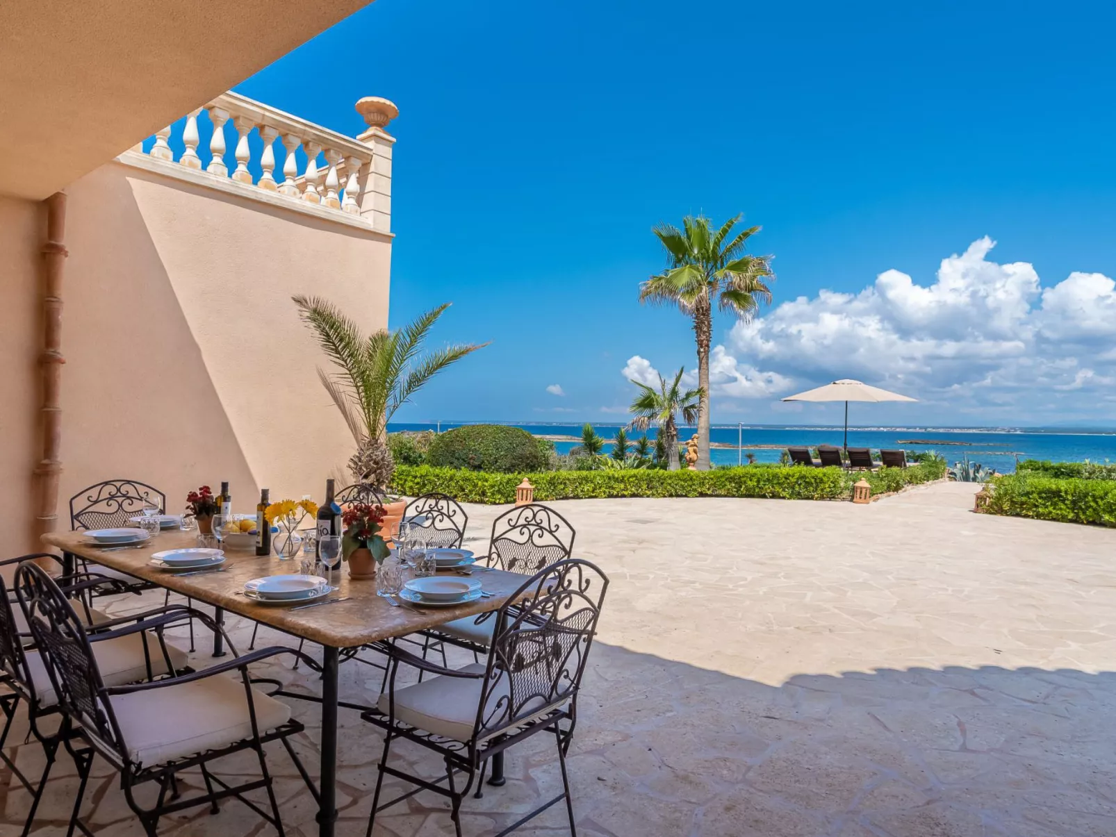 Las Gaviotas Style & Charm-Outside