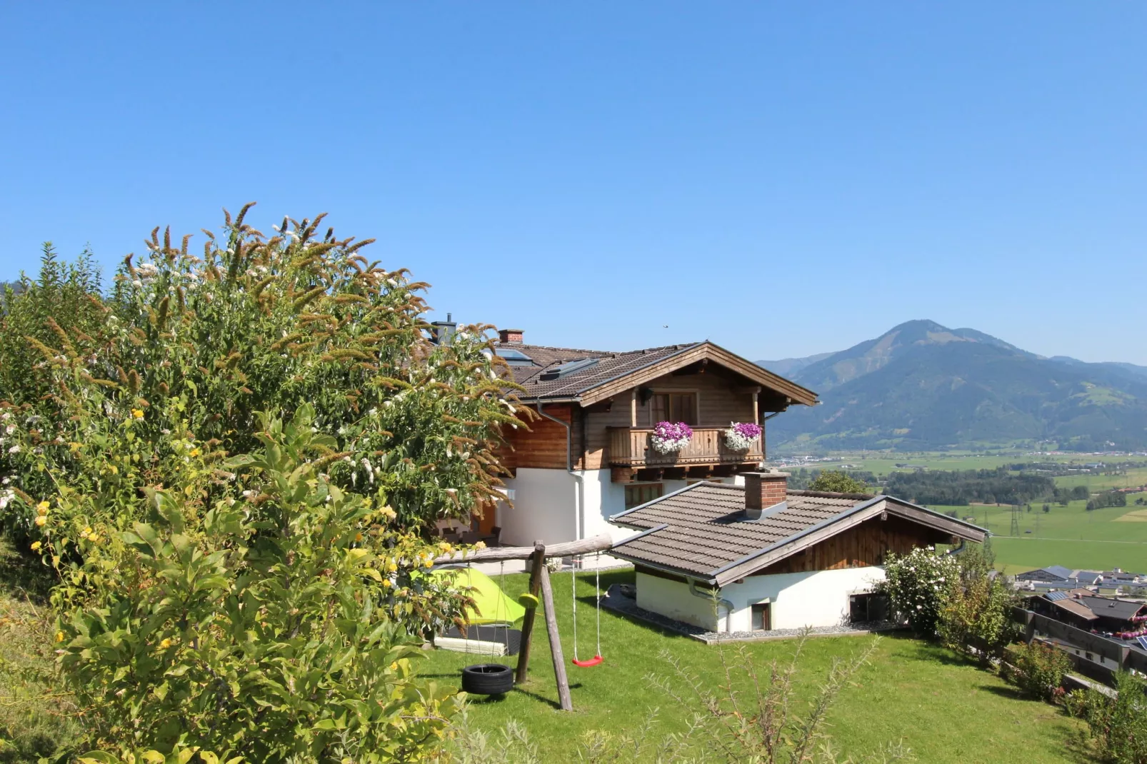 Apartment Oberaigen-Gardens summer
