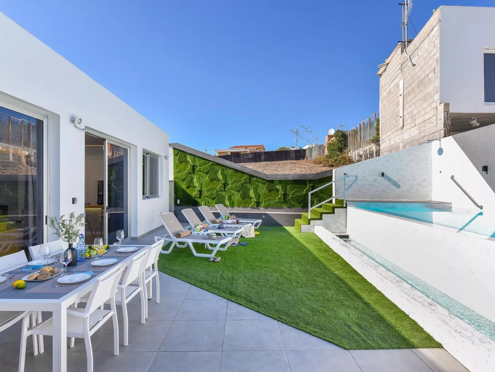 Villa Joviano-Outside