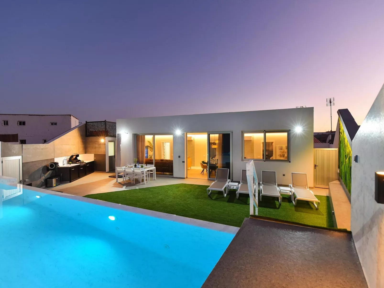 Villa Joviano-Outside