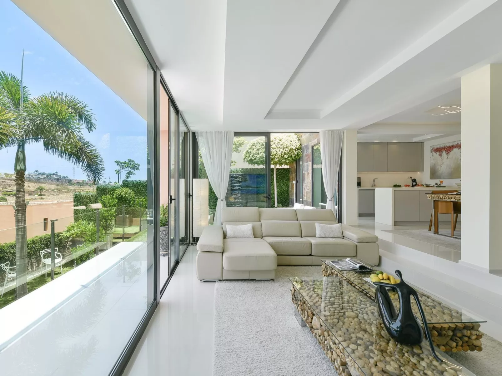 Los Lagos 31-Inside