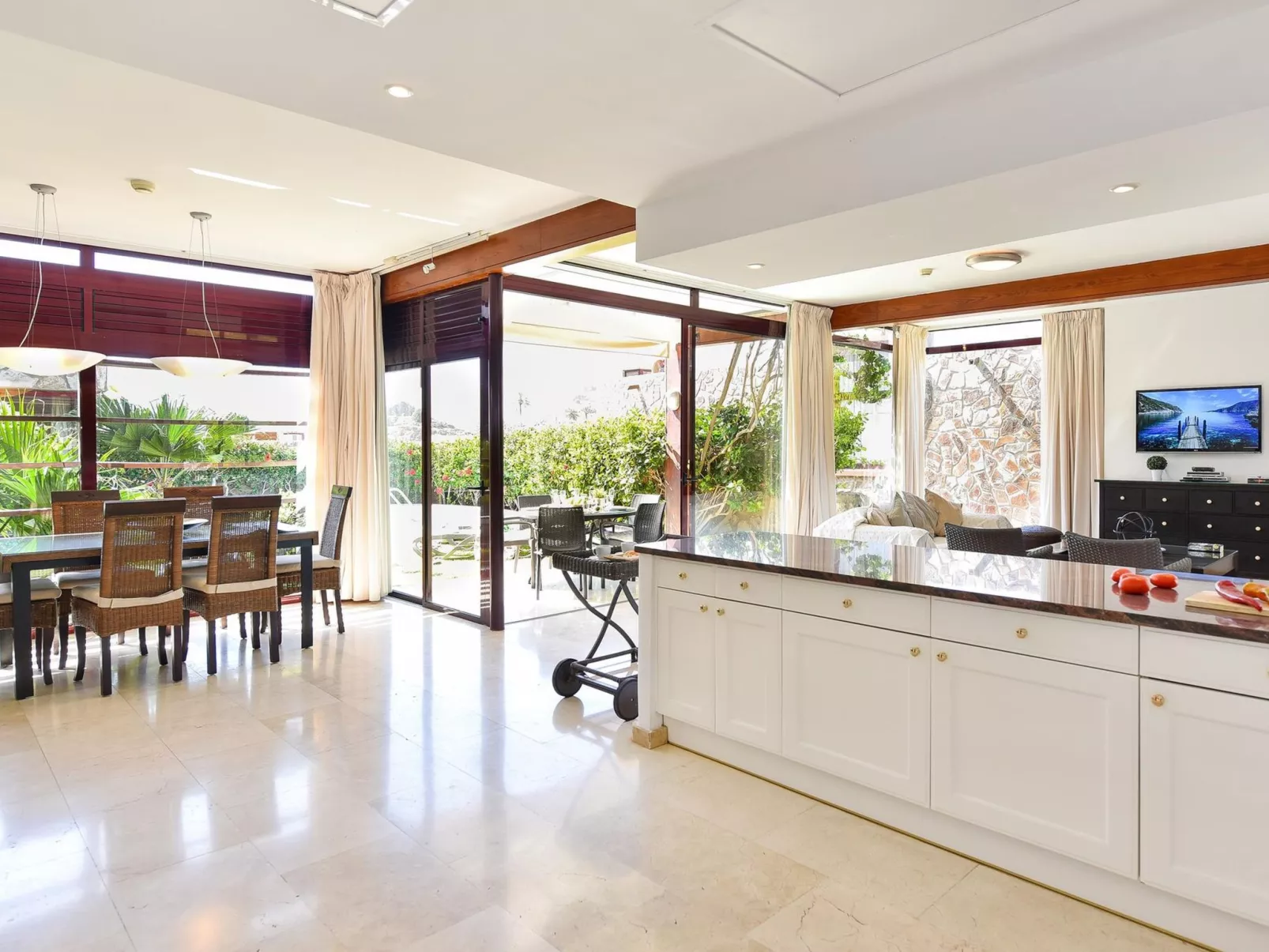 Villa Tauro 2-Inside