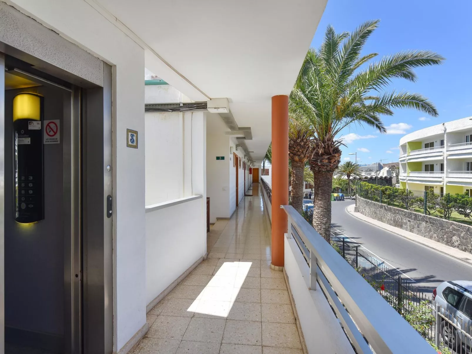 Balcon-Outside