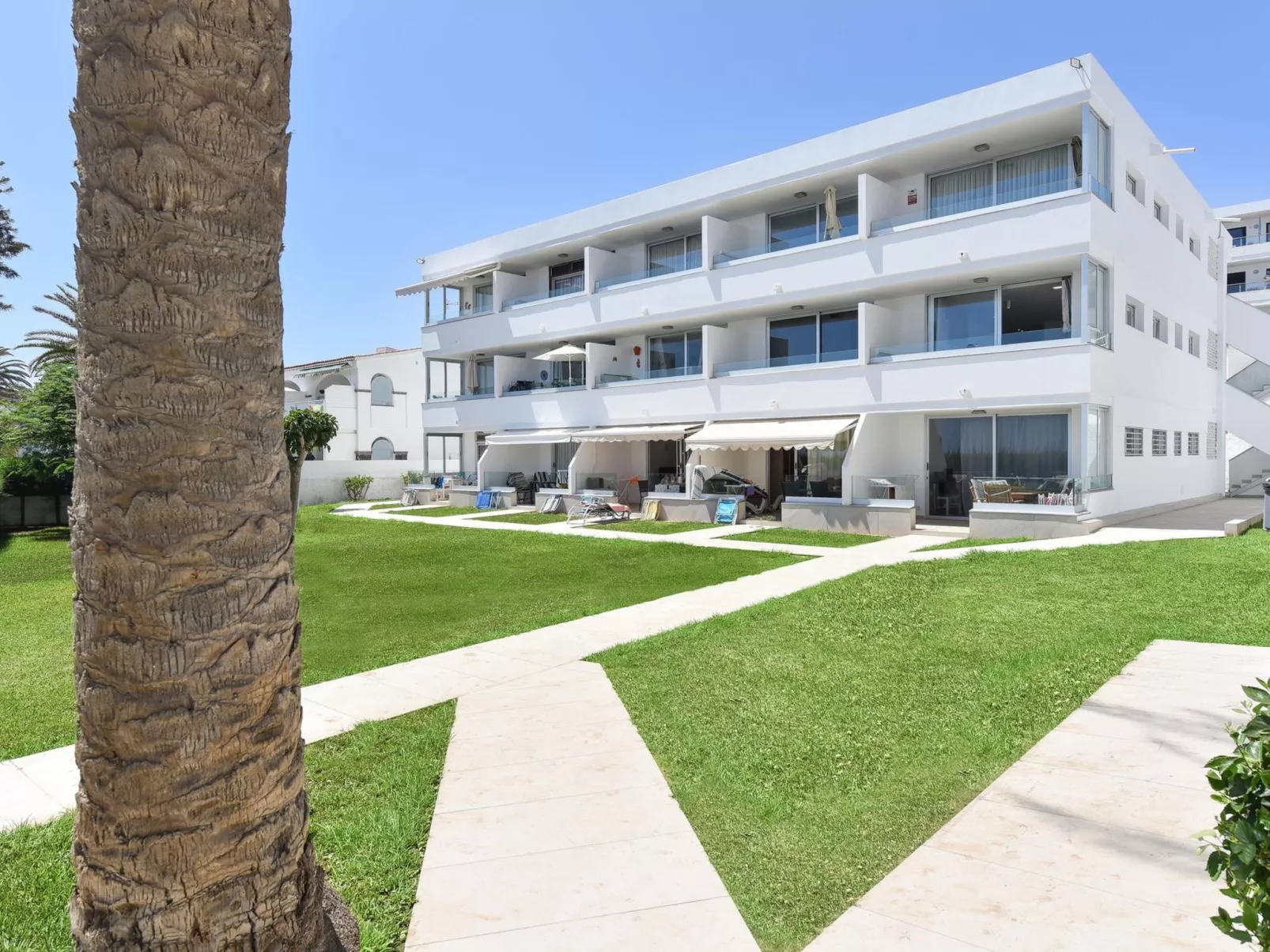  Beachfront Nasas 6 CD-Outside