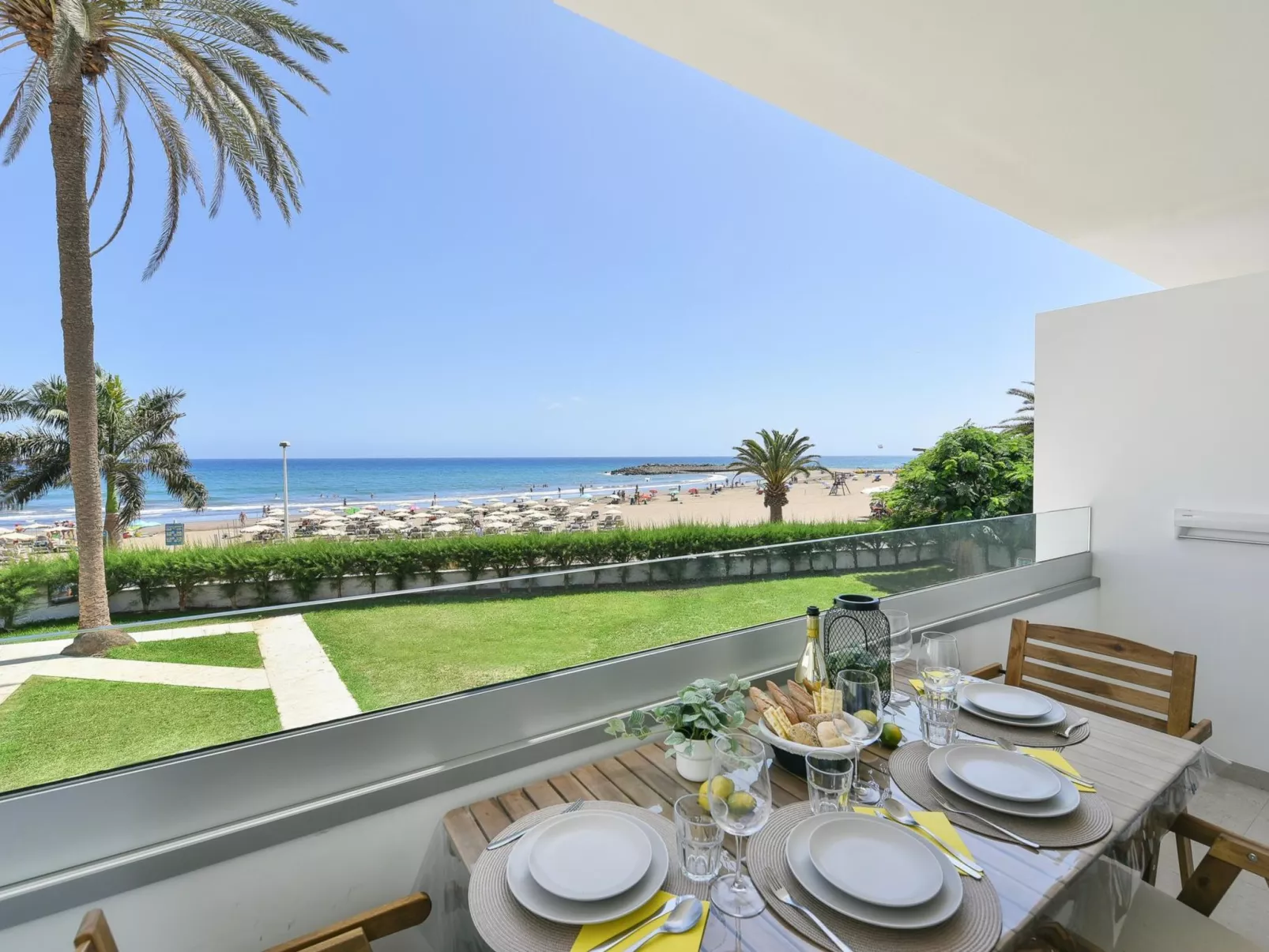  Beachfront Nasas 6 CD-Outside