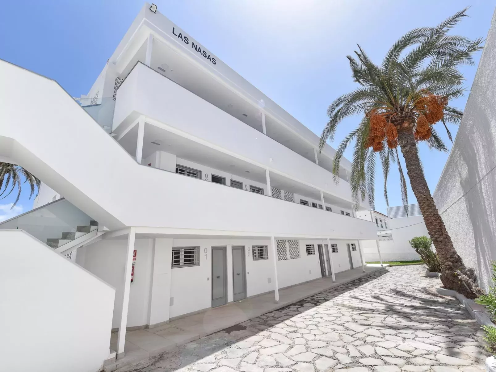  Beachfront Nasas 6 CD-Outside