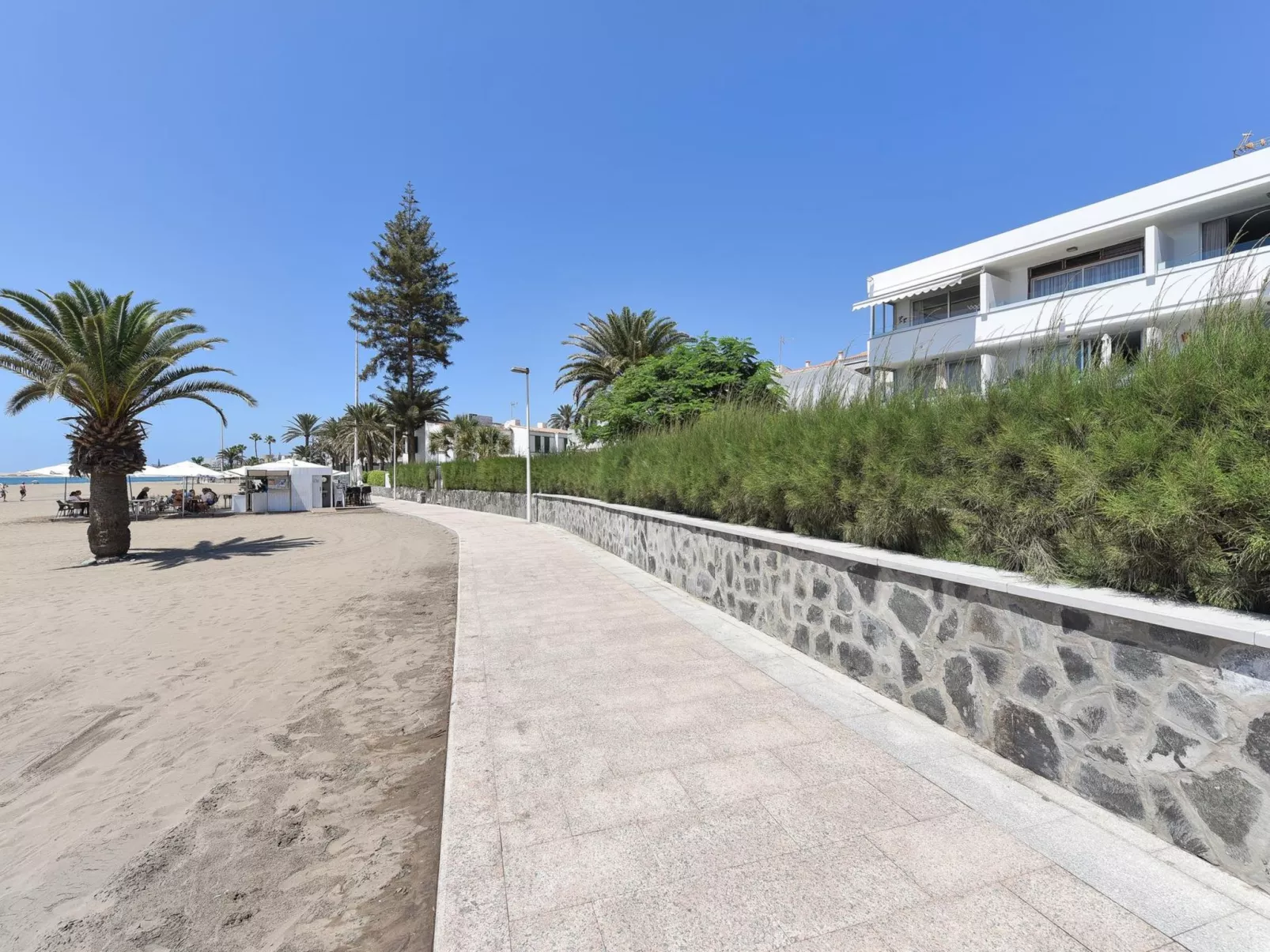  Beachfront Nasas 6 CD-Outside