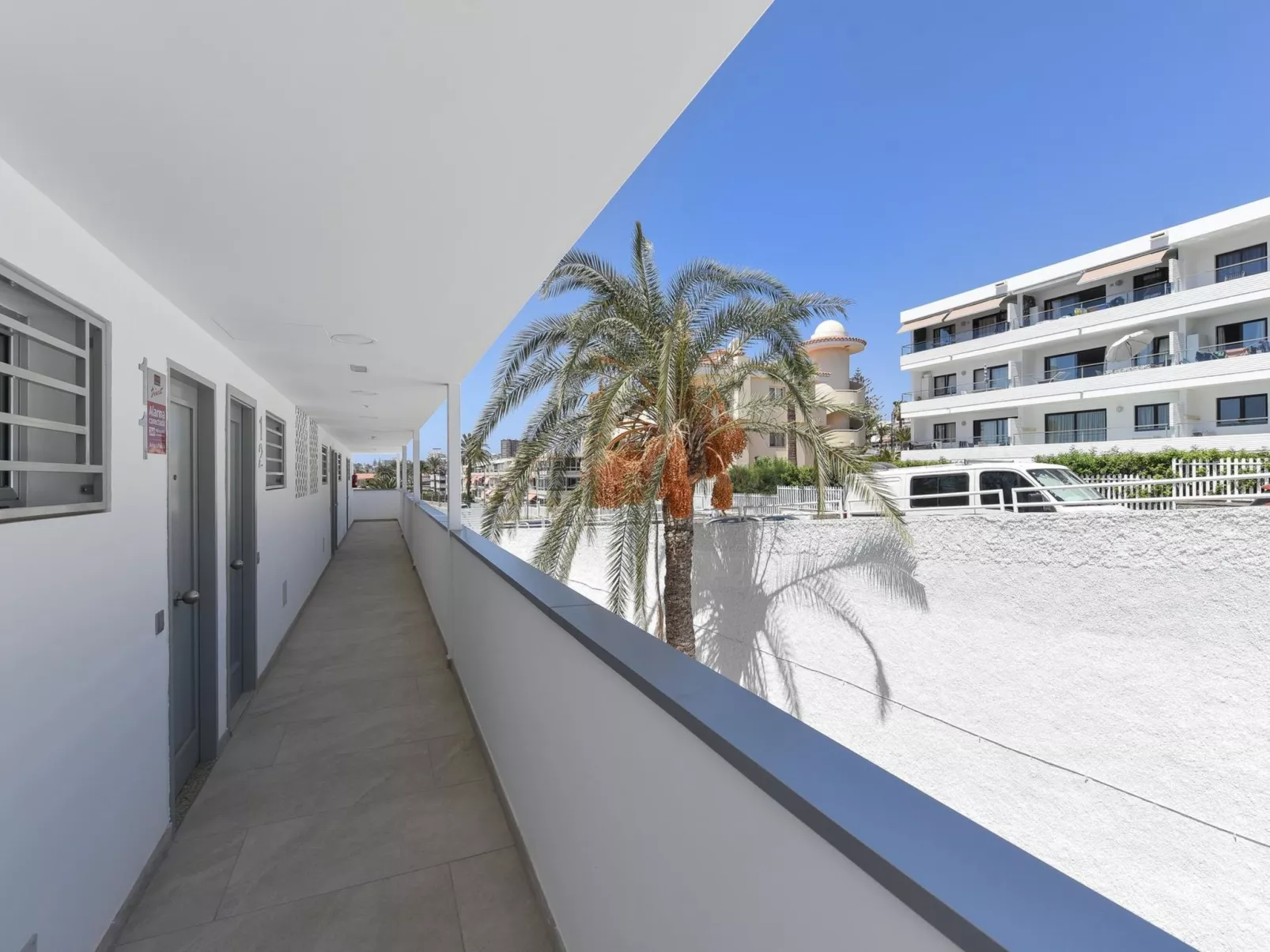  Beachfront Nasas 6 CD-Outside