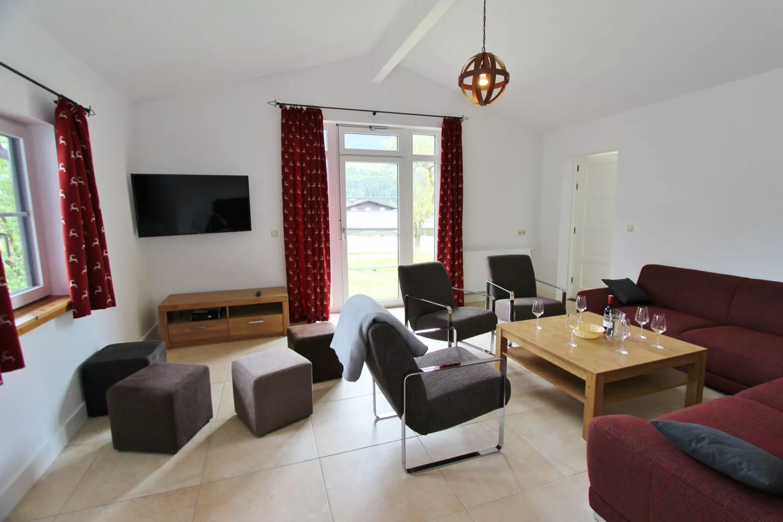 Steindorf 8-Living room