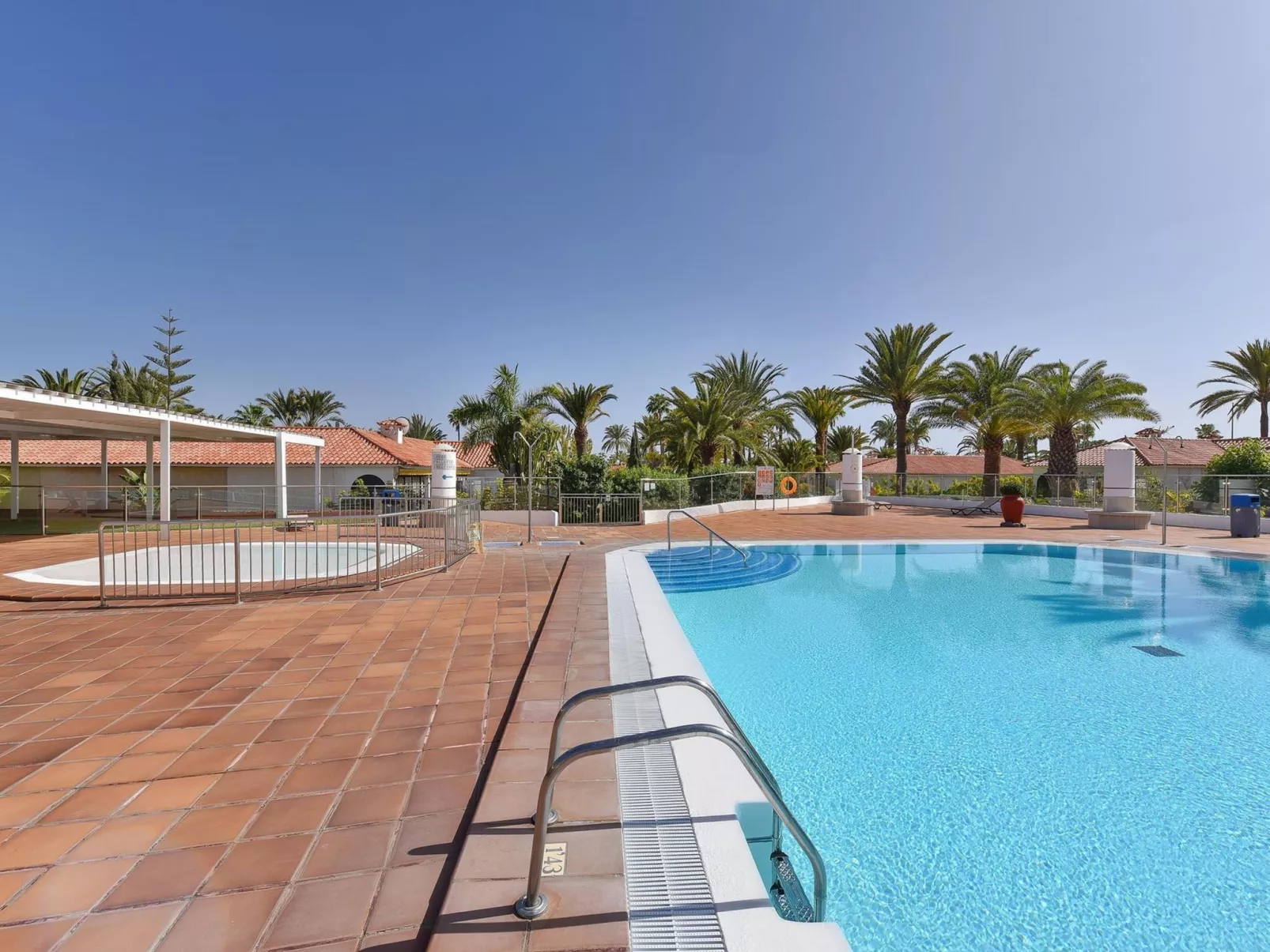 Sun Club EM259A-Dehors