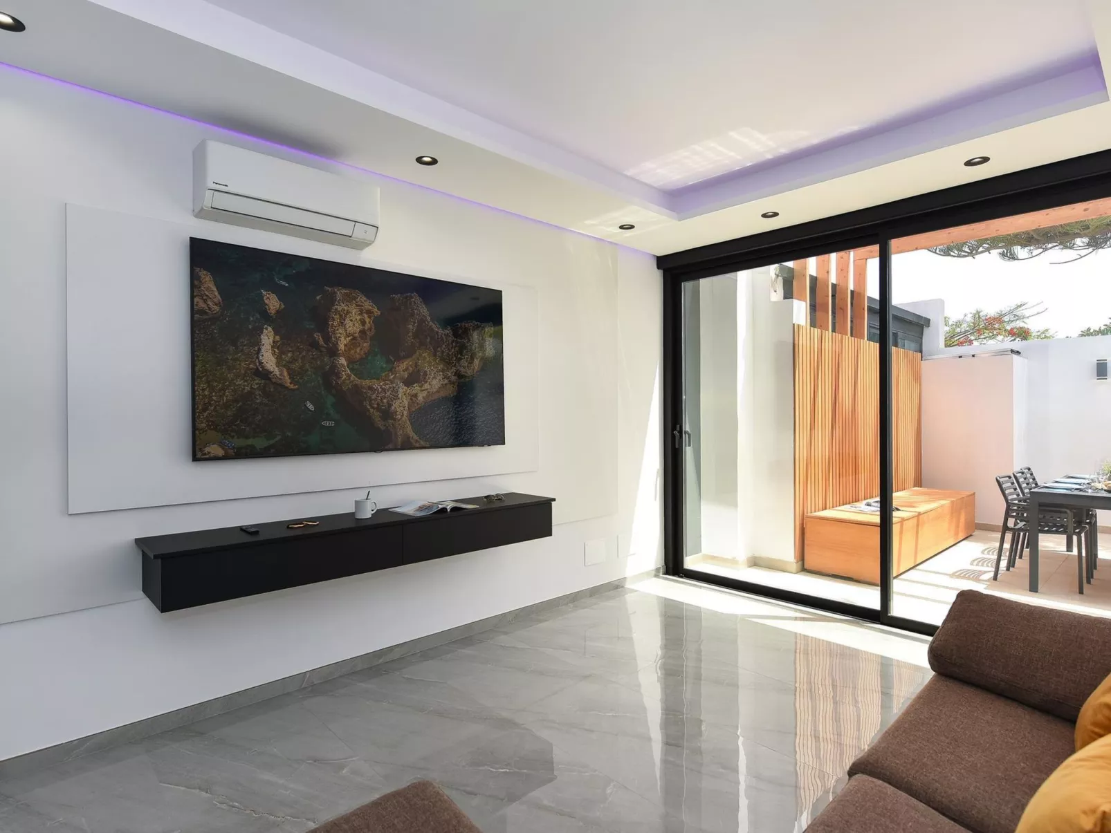 Villa Aisha-Inside