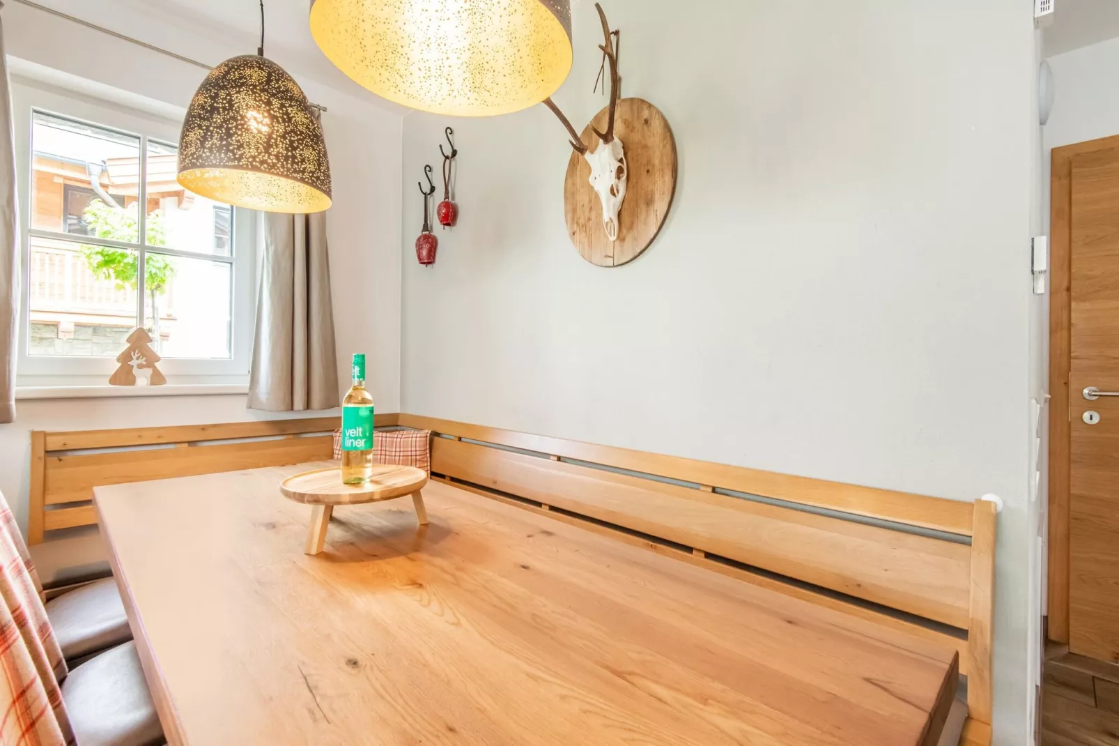 Chalet Flora-Dining room