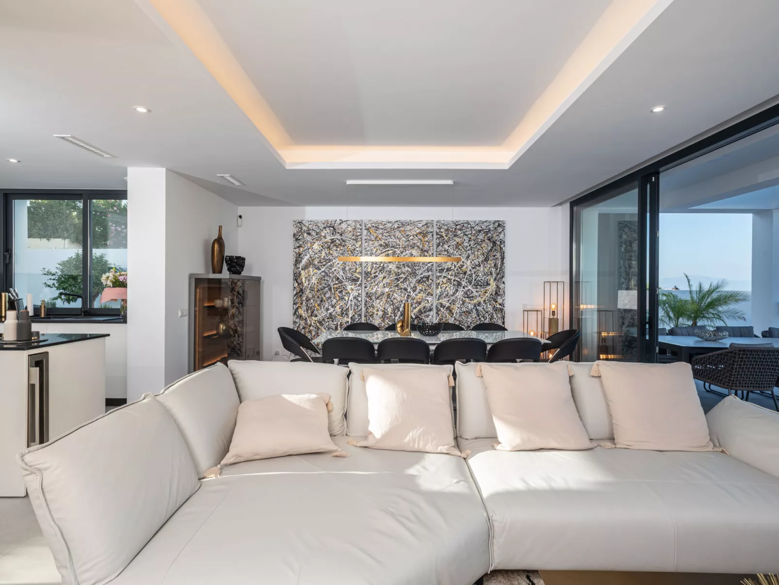 Villa Morris-Inside