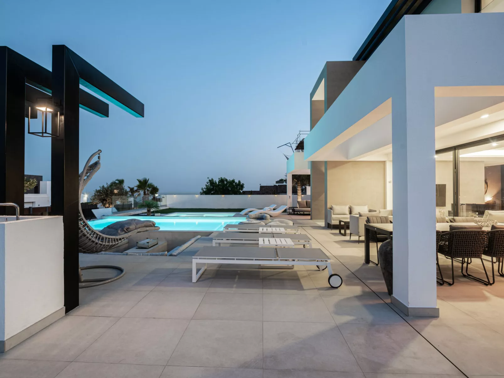 Villa Morris-Outside