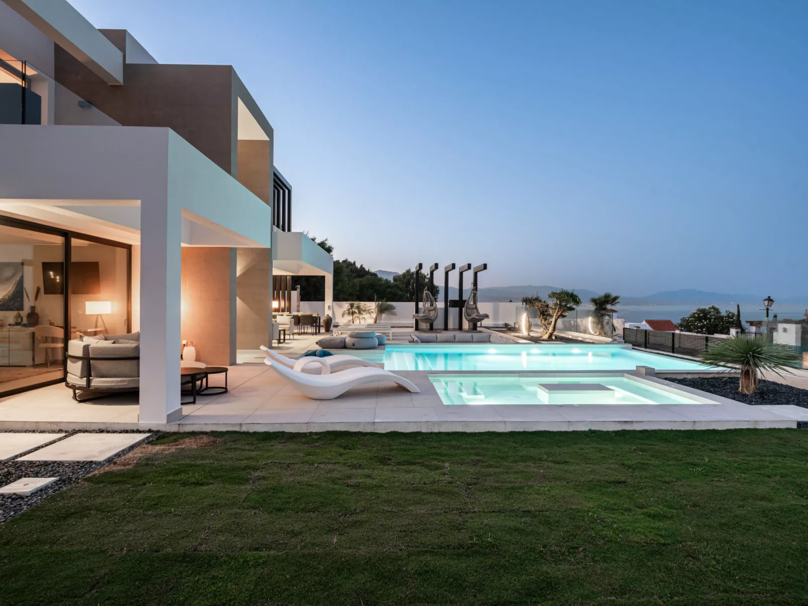 Villa Morris-Outside