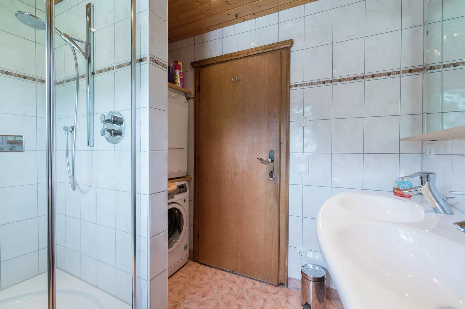 Rosmarijn-Bathroom