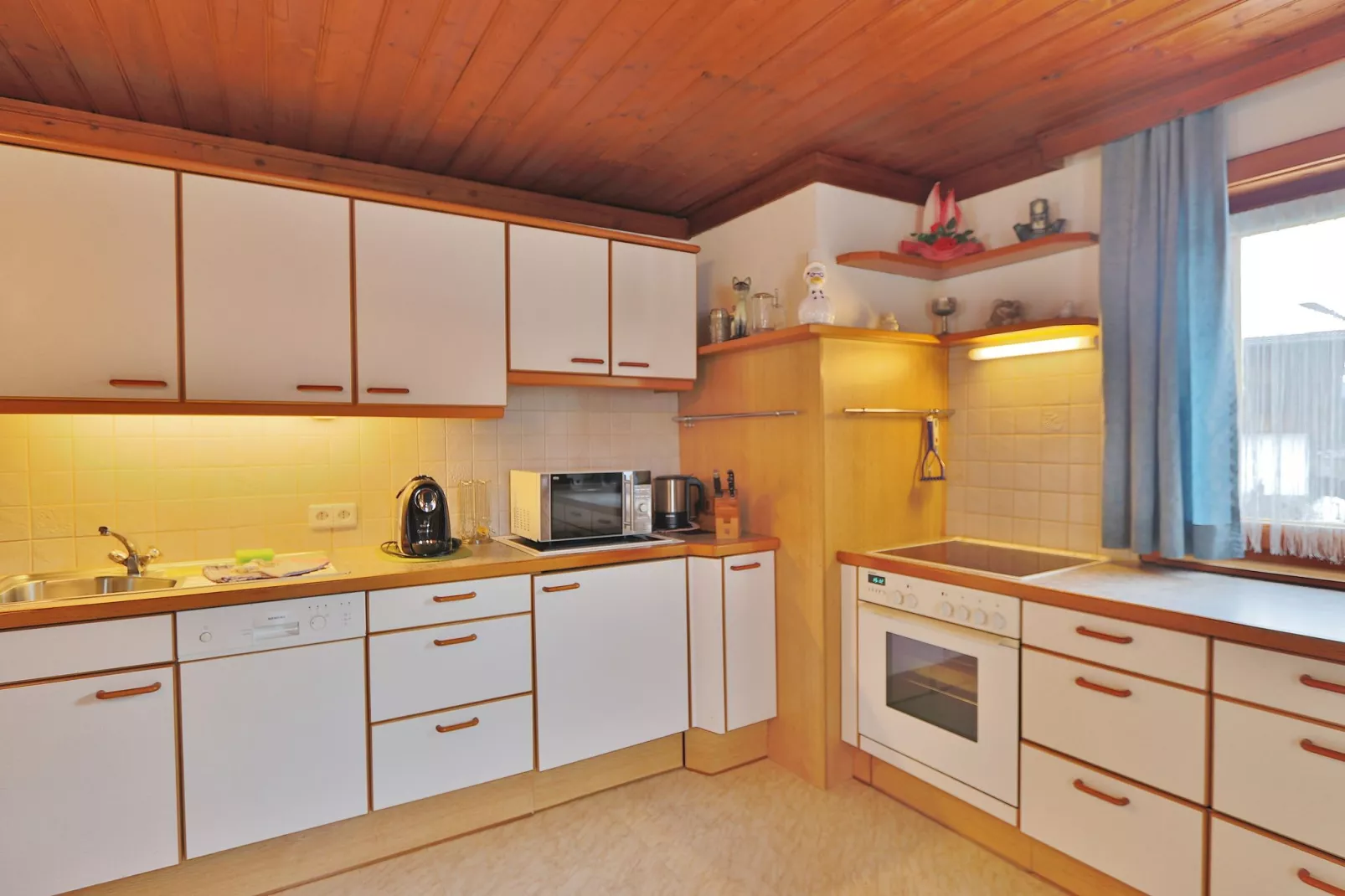 Hofer-Kitchen