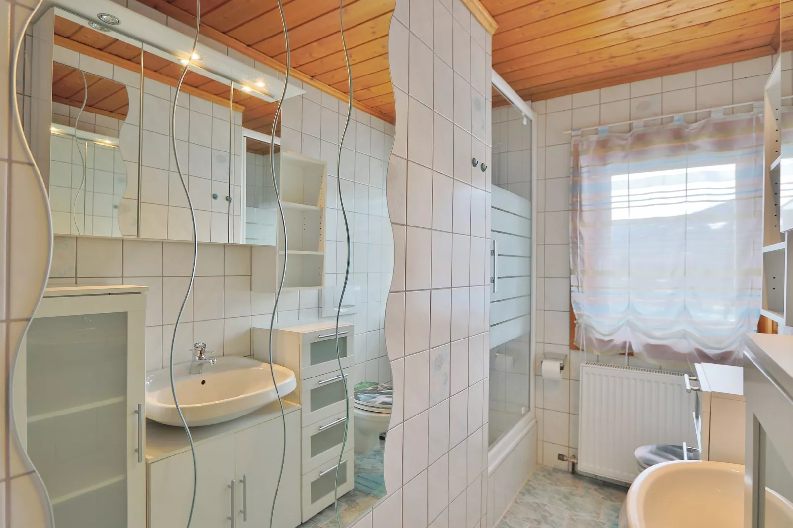 Hofer-Bathroom