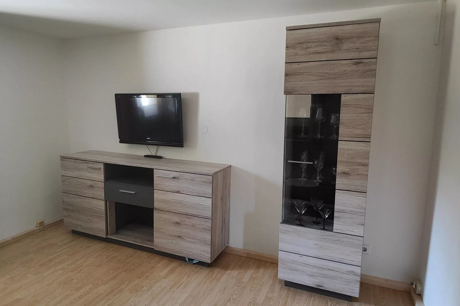 Hofer-Living room
