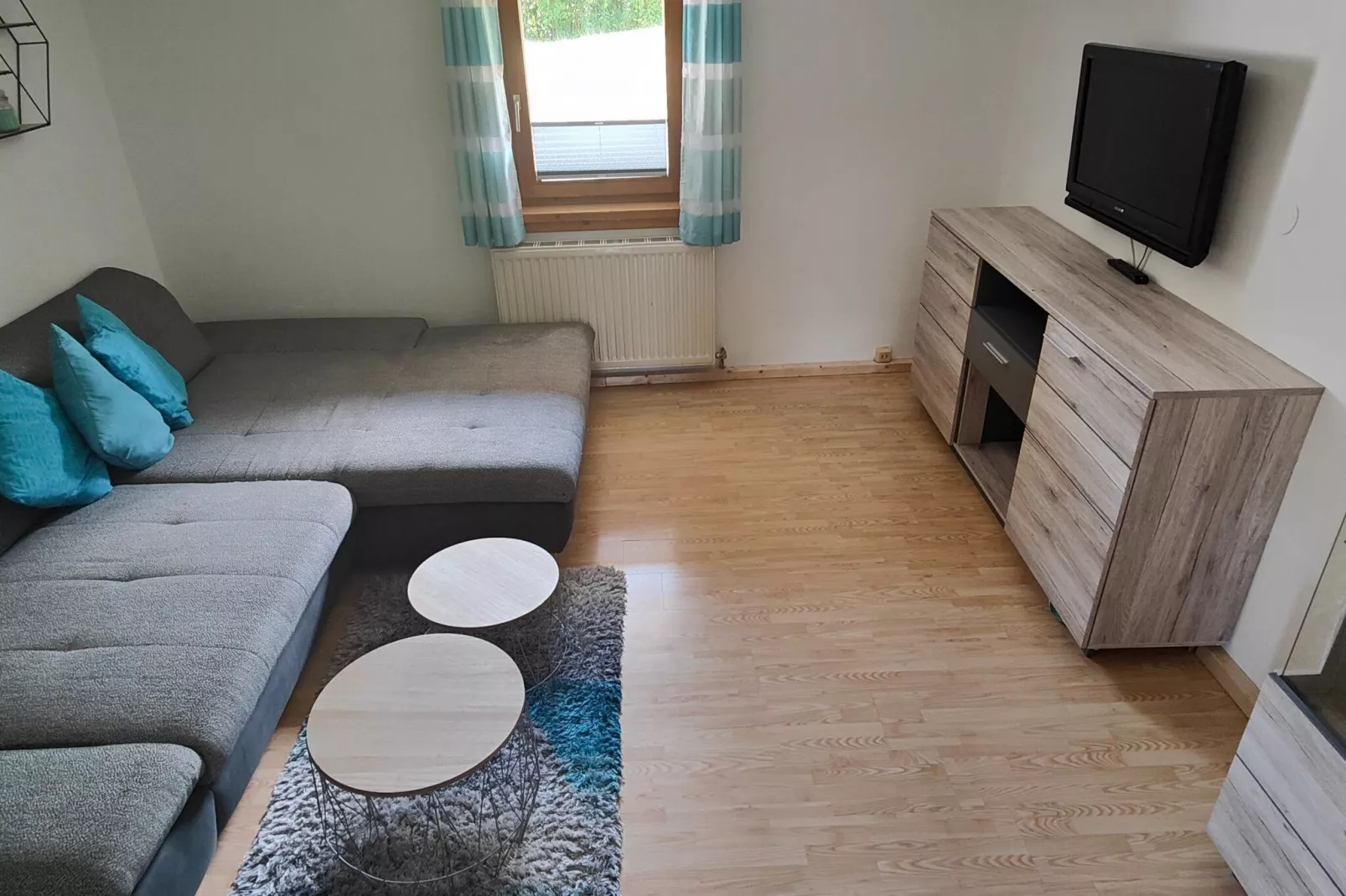 Hofer-Living room