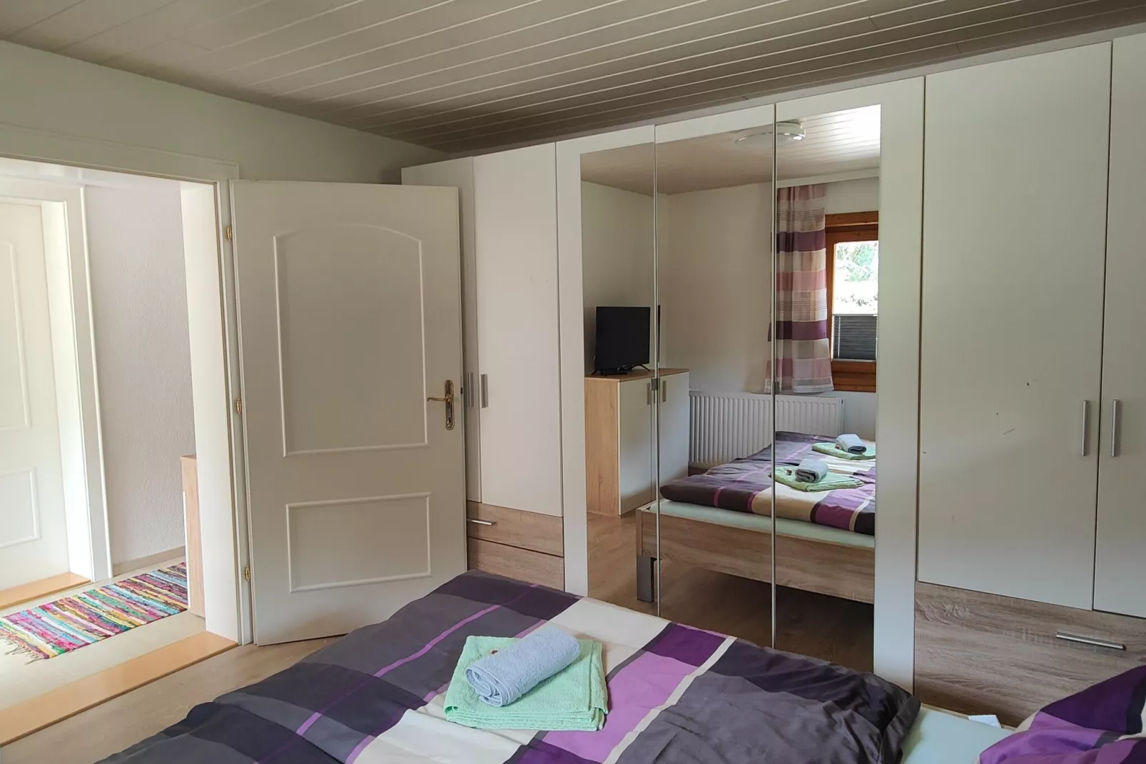 Hofer-Bedroom