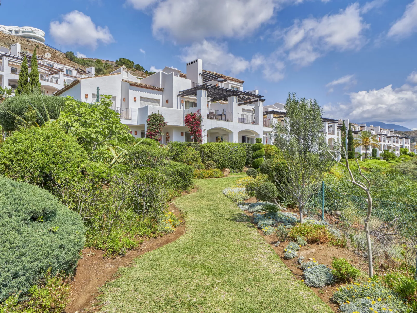 Altos de la Quinta-Outside