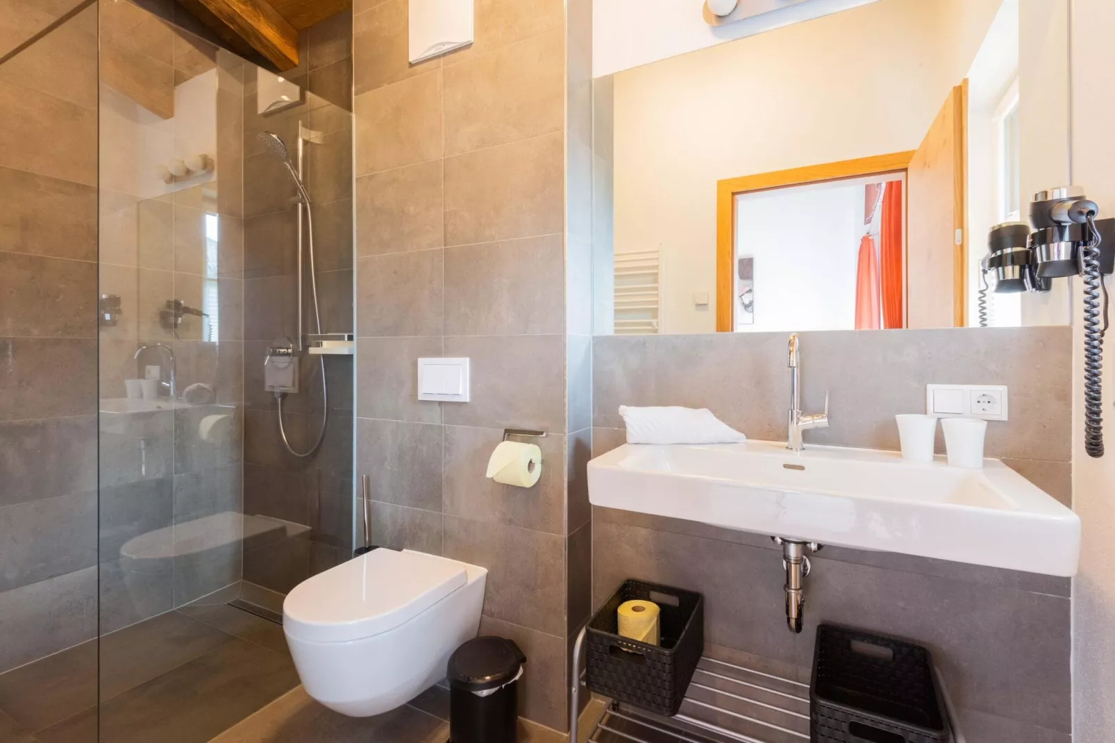 Chalet Lengberg B2-Bathroom