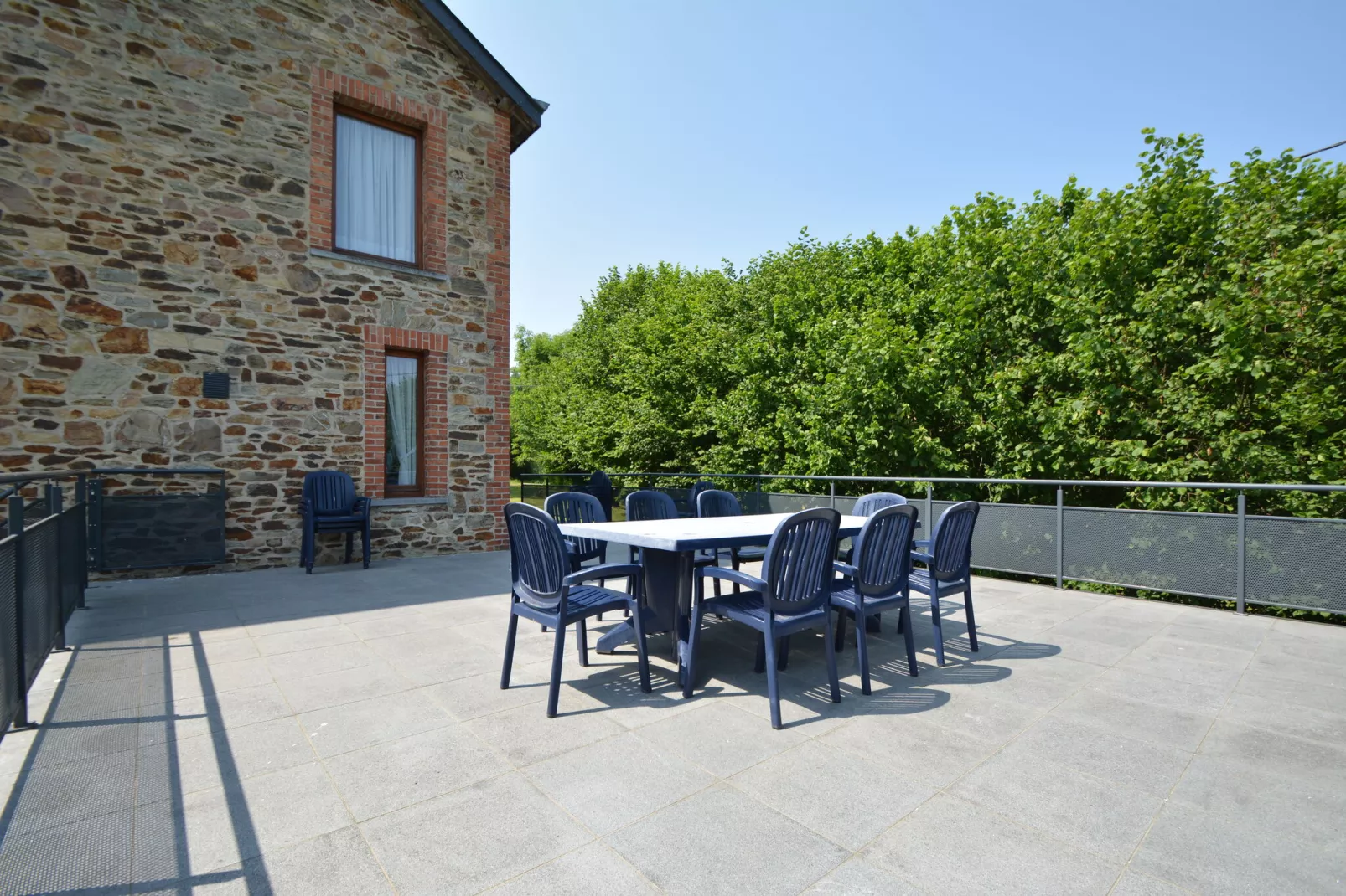Les Boutons d'Or-Terrassenbalkon
