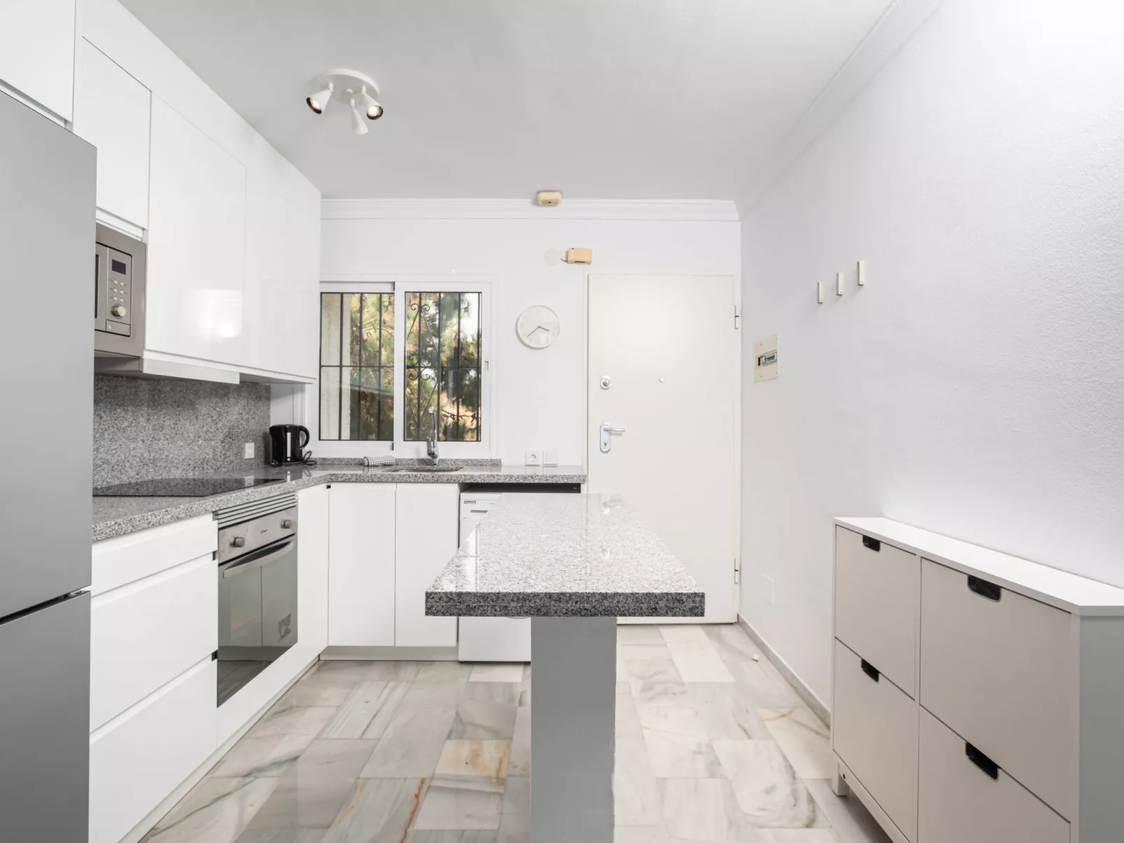 Las Farolas family retreat-Inside