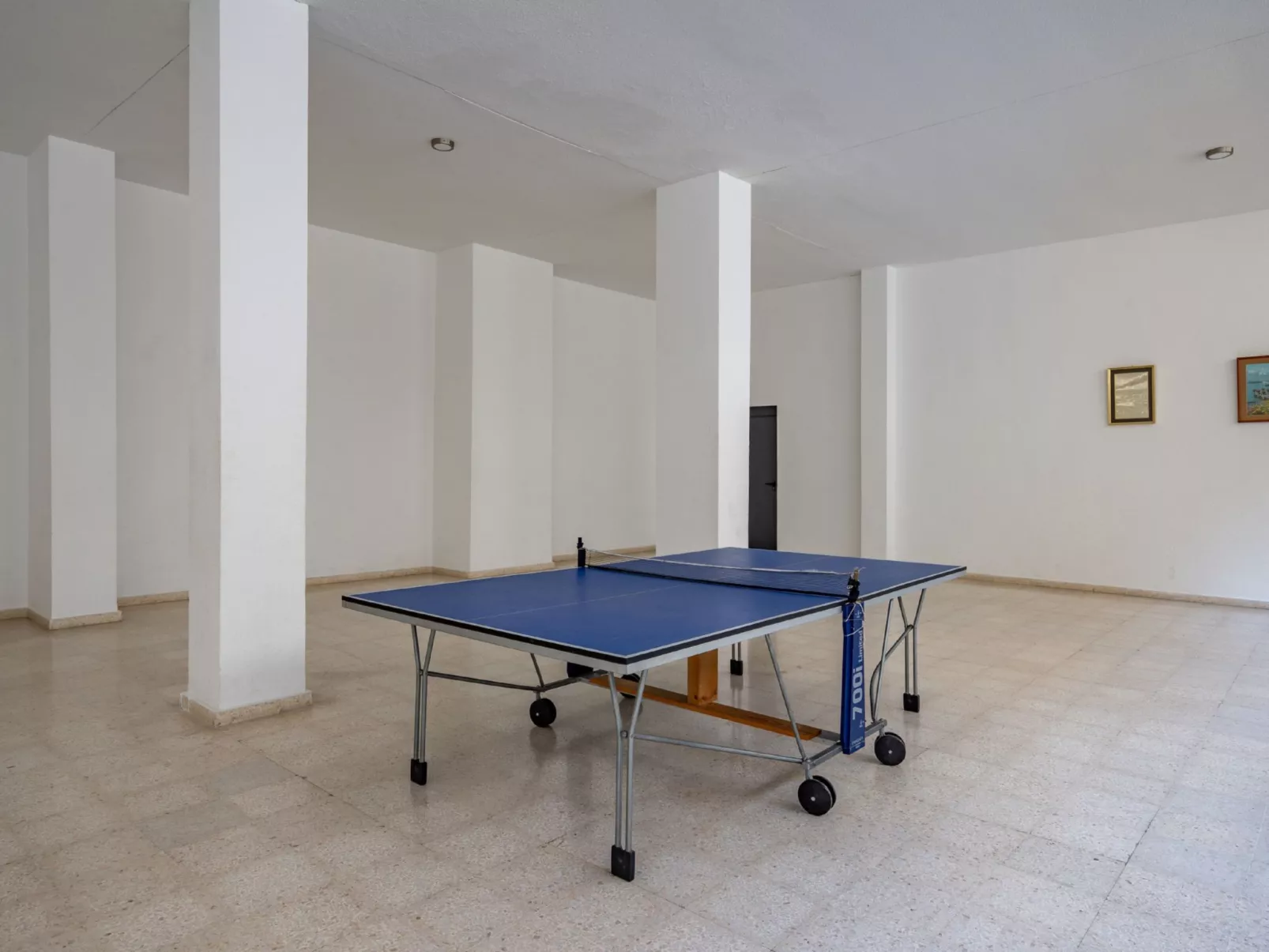 Duquesa de España-Inside