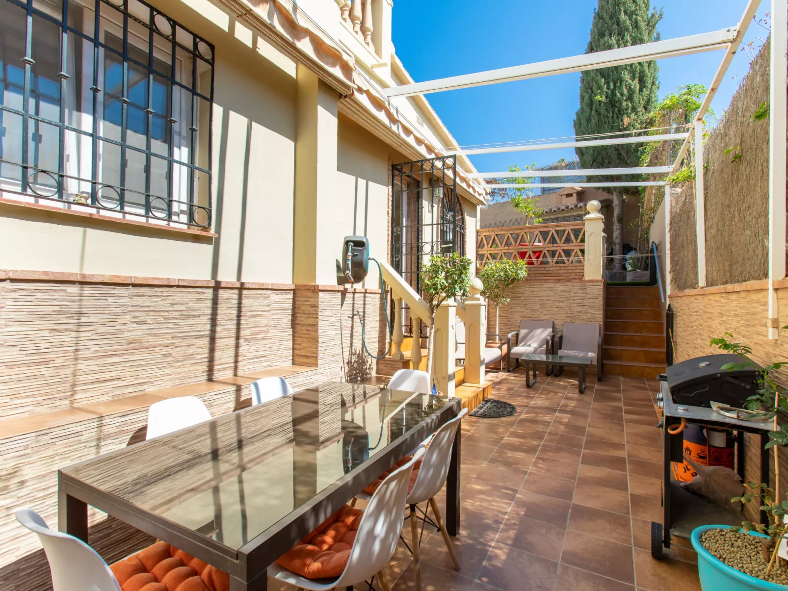 Trinquete House-Outside