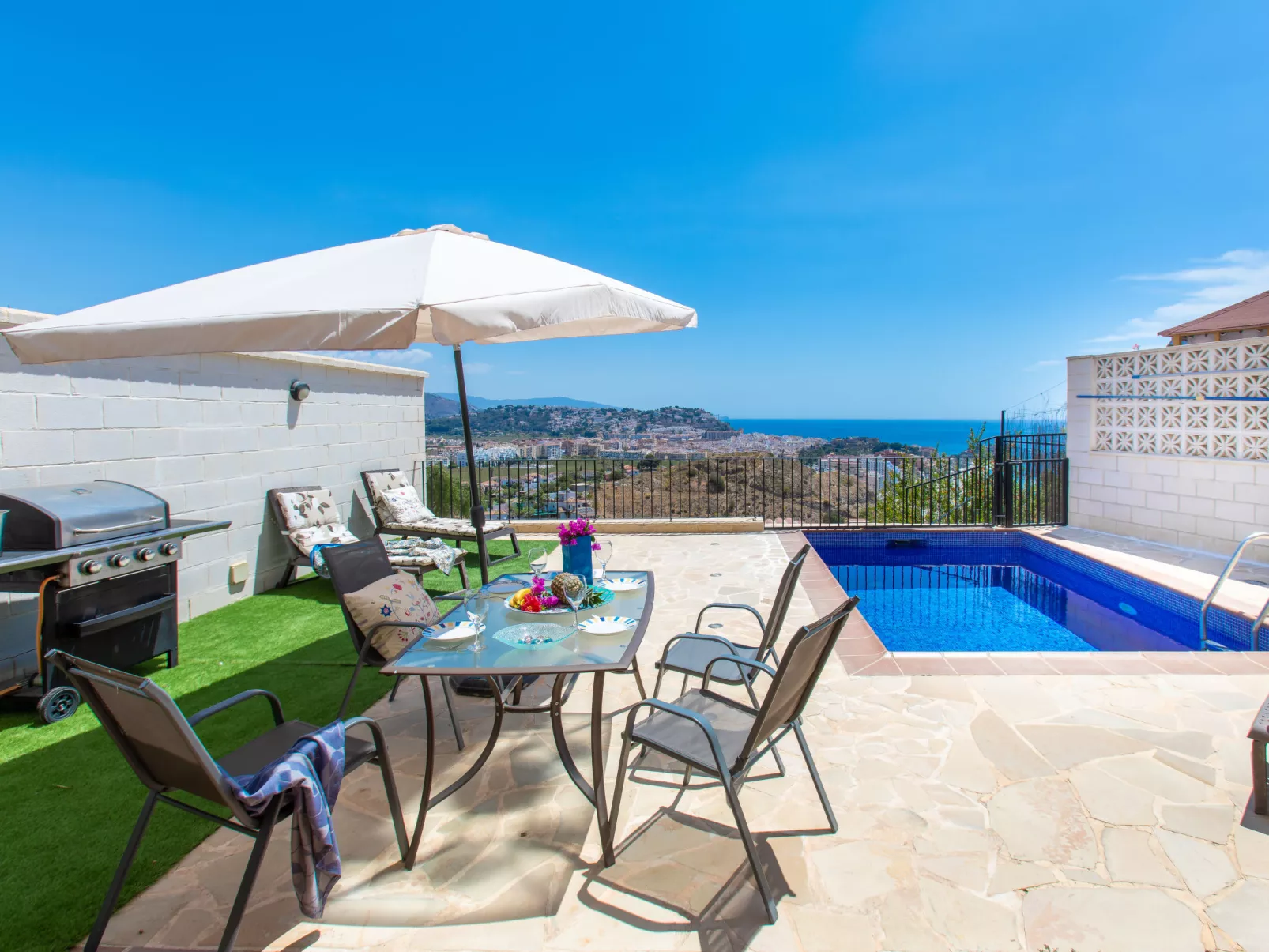 Mirador B-Outside