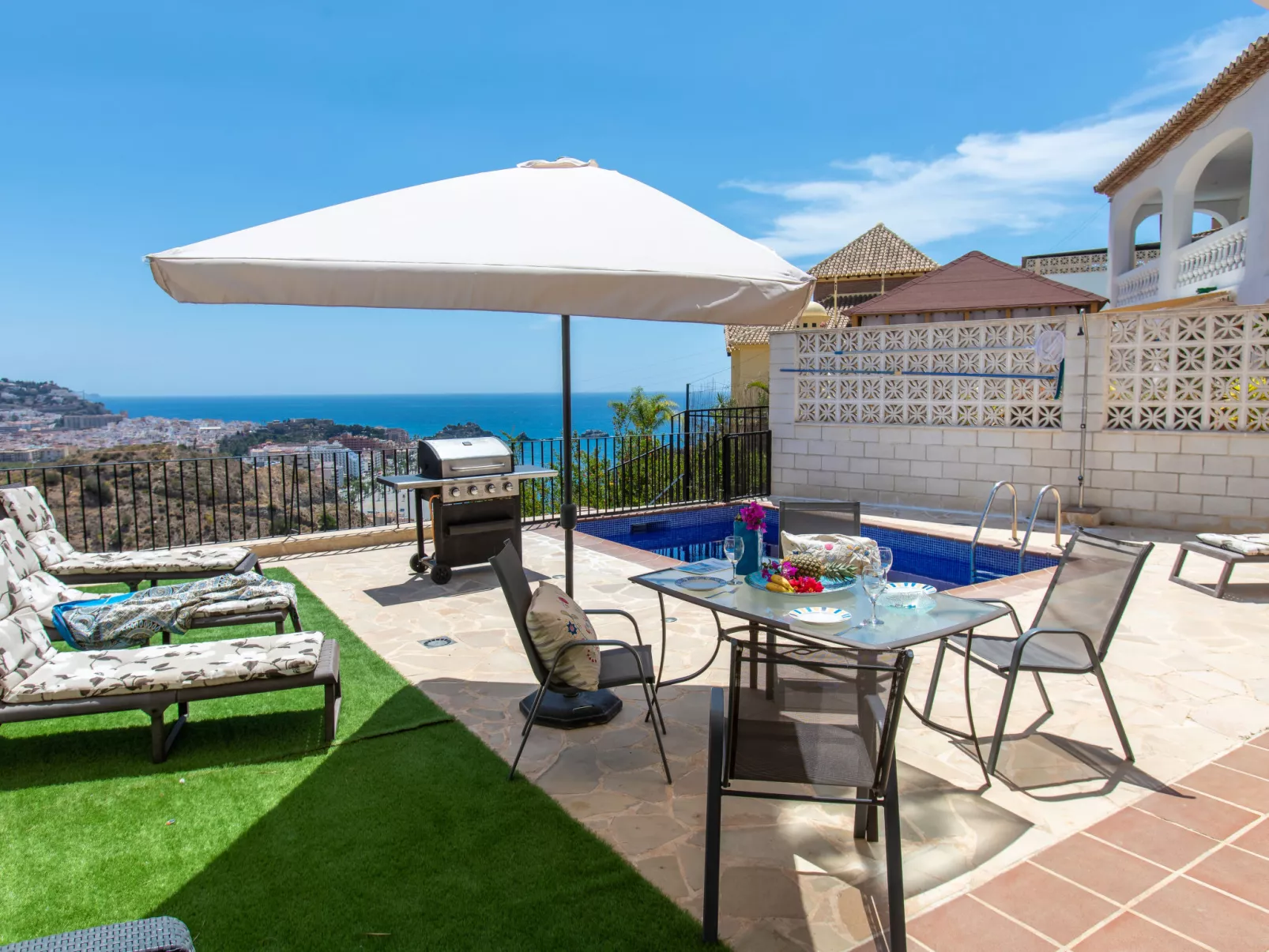 Mirador B-Outside
