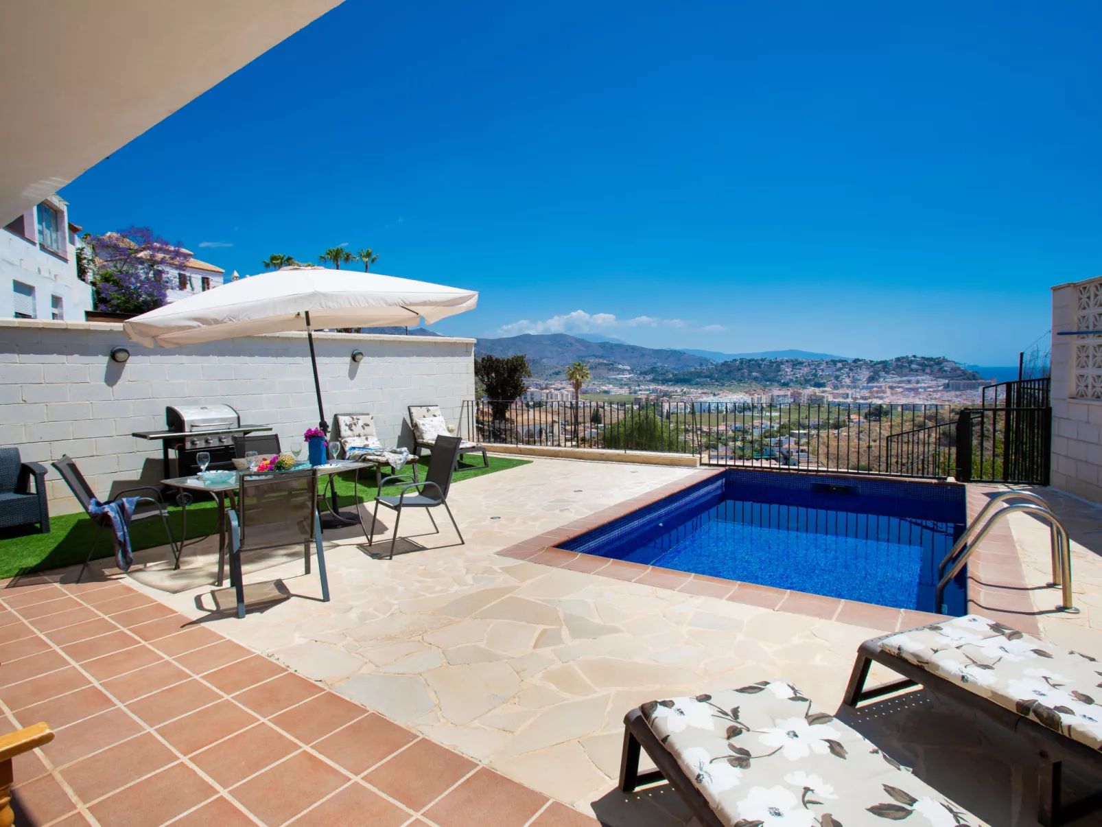 Mirador B-Outside
