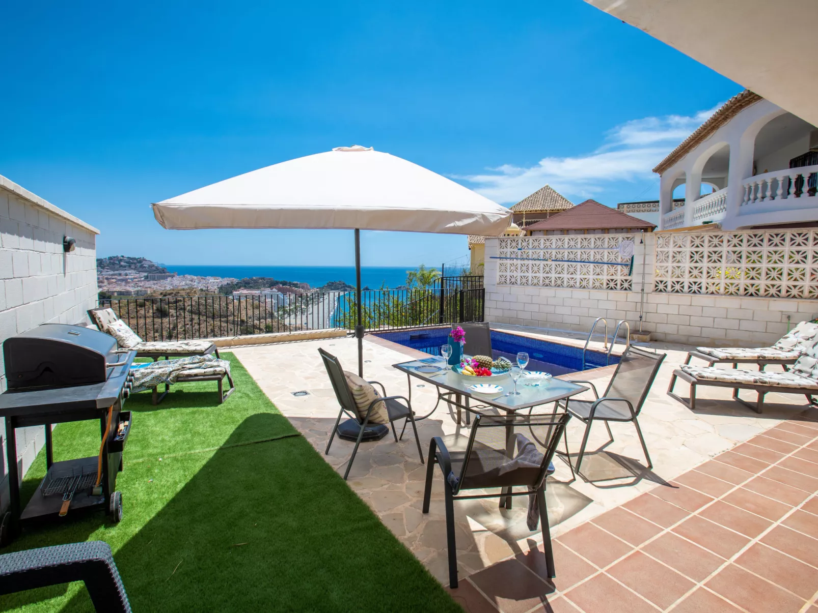 Mirador B-Outside