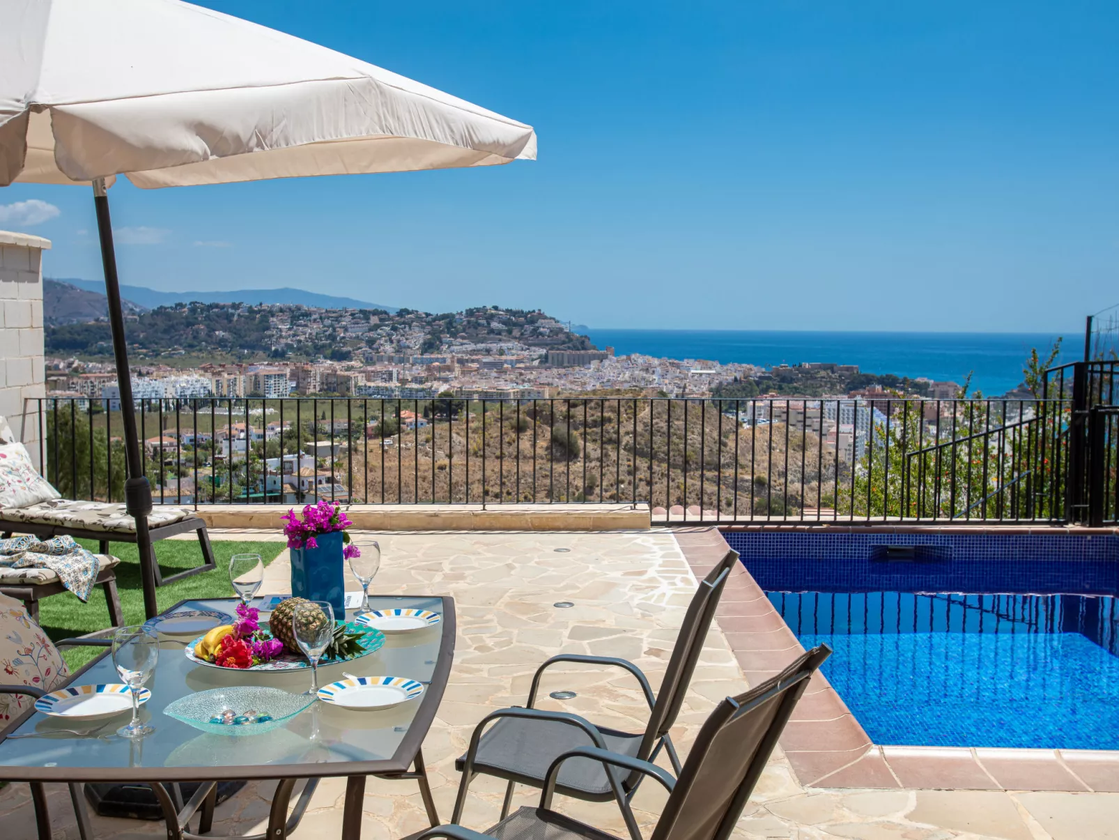 Mirador B-Outside