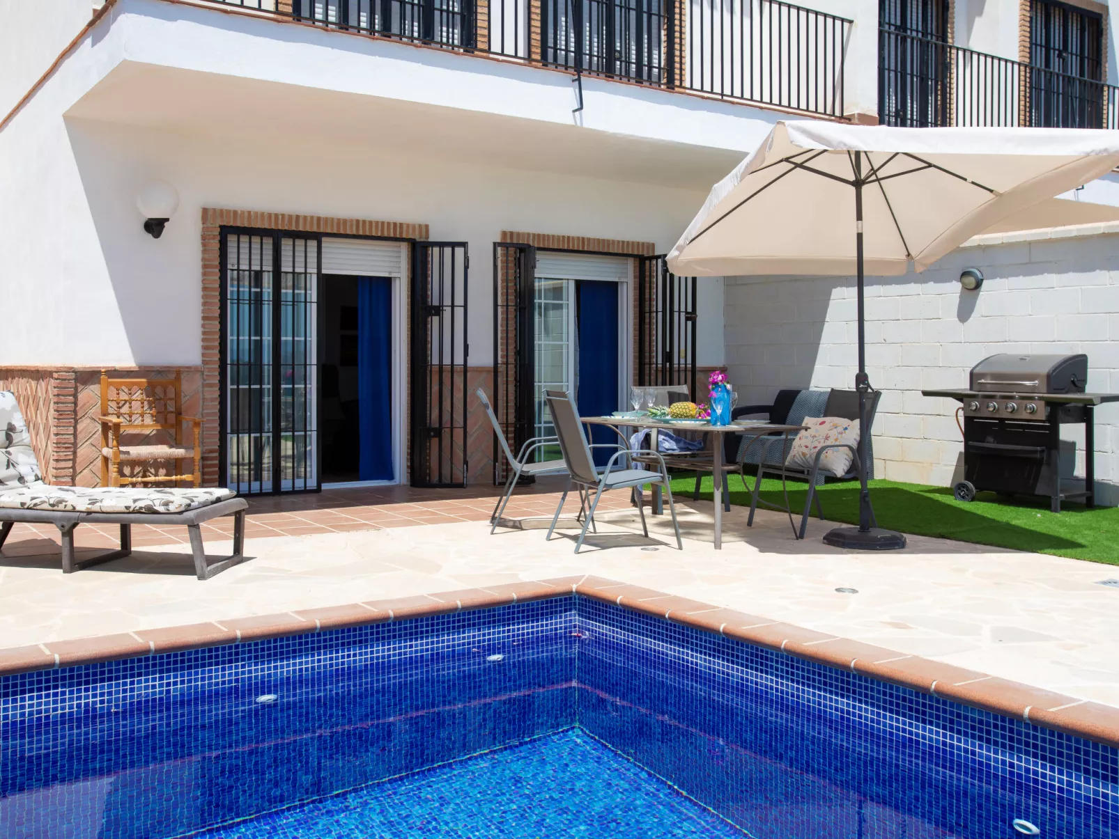 Mirador B-Outside