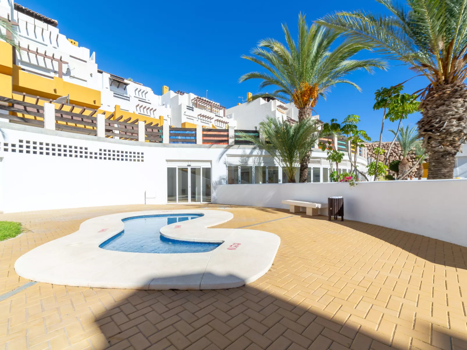 Lomas del Mar V-Outside