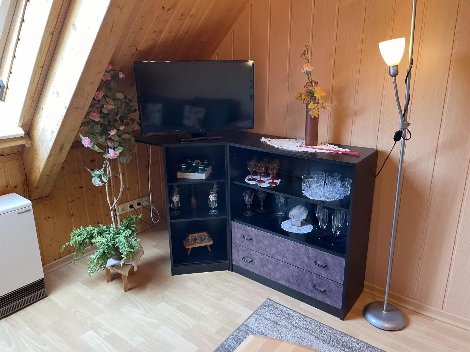 Old Hüsung (MUZ320)-Inside
