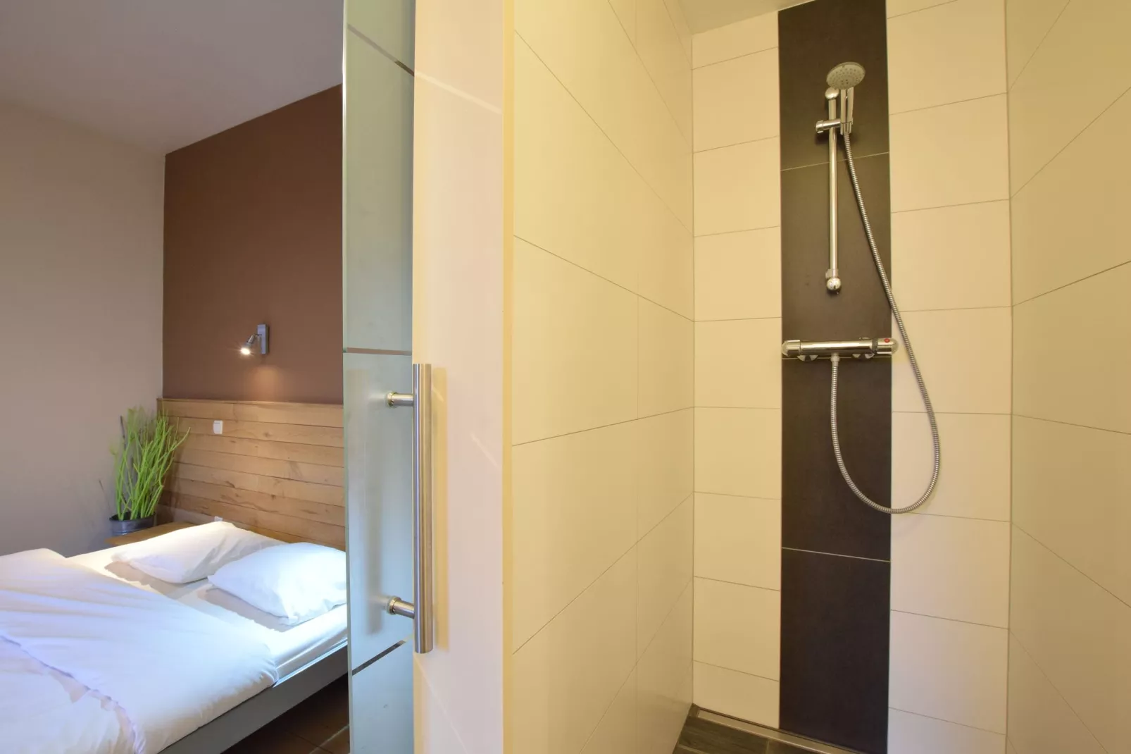 Manoir Cardon-Bathroom