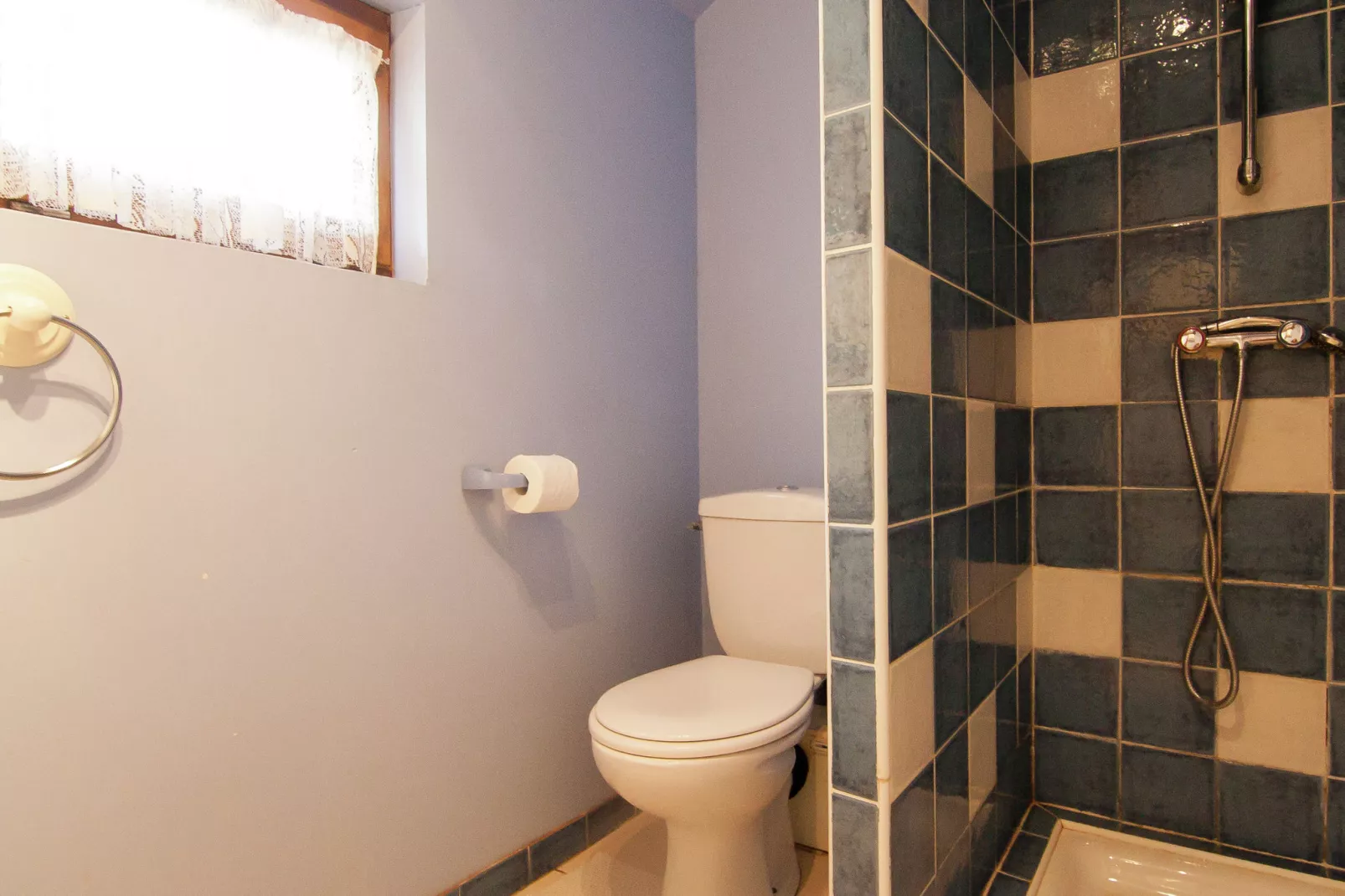 Les Coquelicots-Bathroom