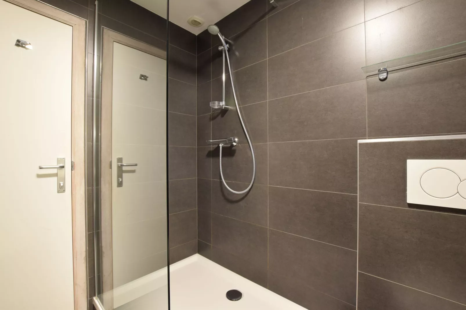 Manoir Cardon-Bathroom