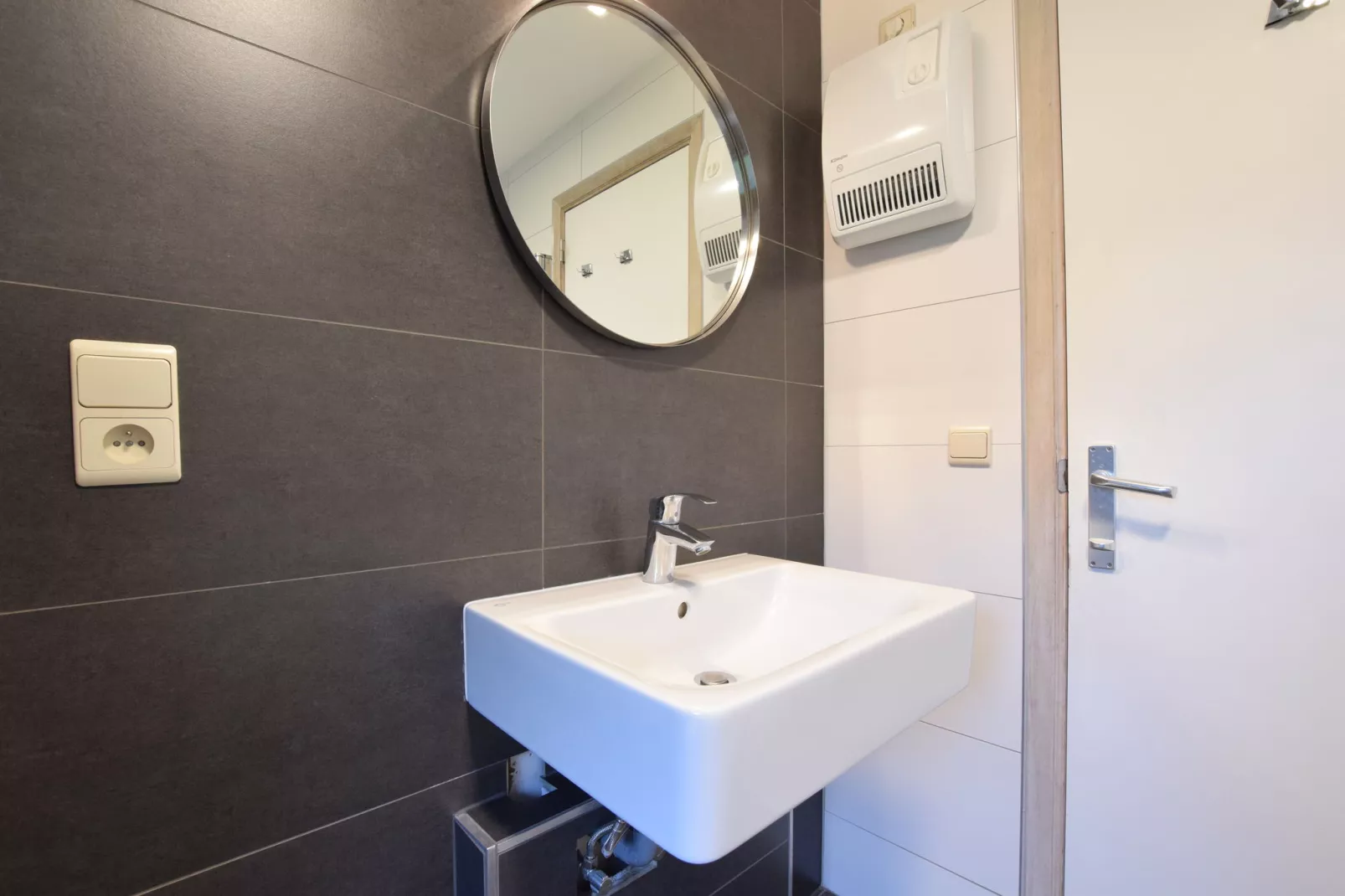 Manoir Cardon-Bathroom