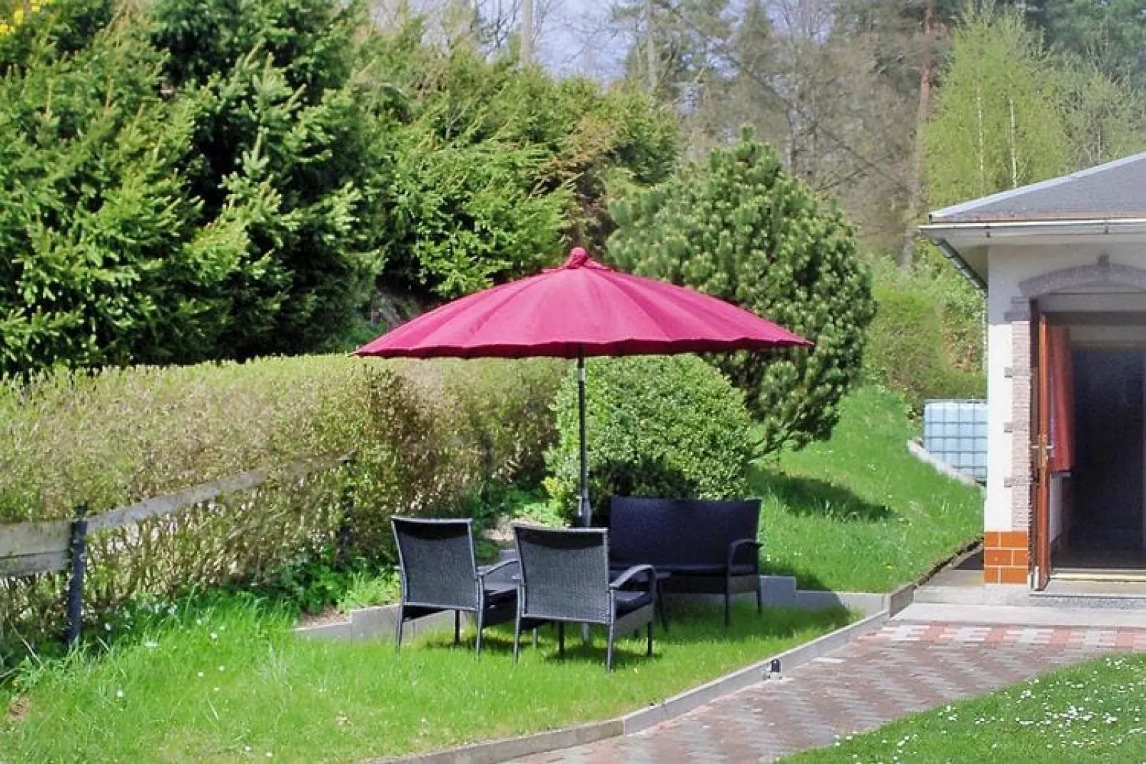 4 Pers 85qm-Gärten Sommer