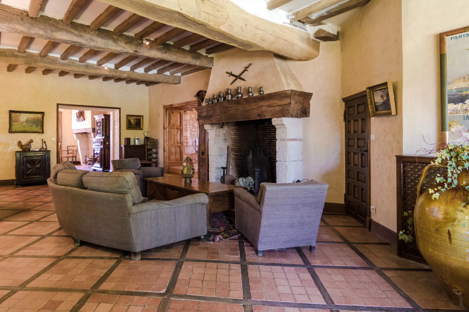 Manoir de la Baronie 21P-Living room